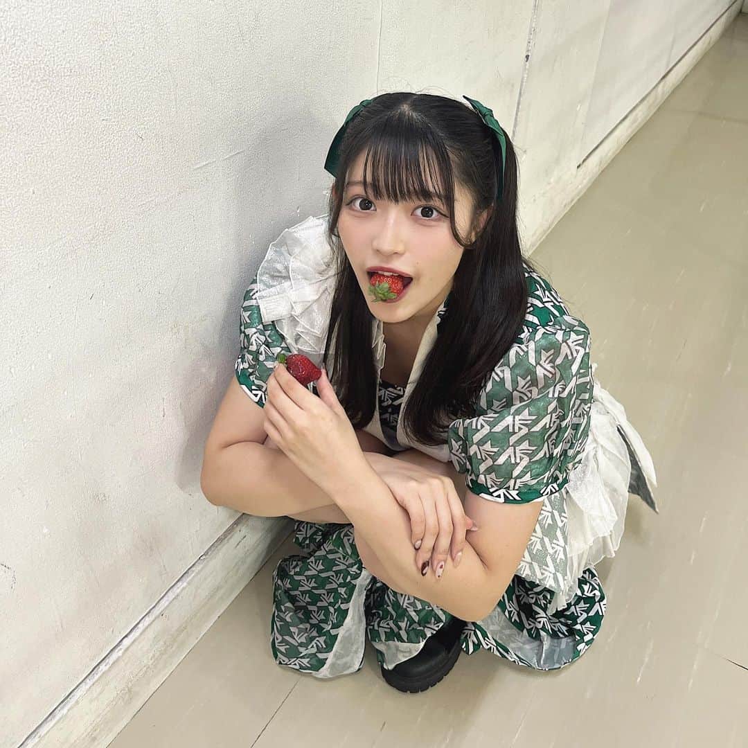 鈴木芽生菜さんのインスタグラム写真 - (鈴木芽生菜Instagram)「(*´༥`*)ﾓｸﾞﾓｸﾞ  #いちご #strawberry #アイドル #アプガ #japanesegirl #japaneseidol #もぐもぐ #ハーフツイン #ヘアアレンジ #冬 #winter」12月23日 12時24分 - uugirl_new_meina