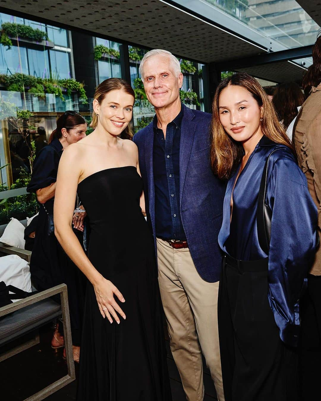 Victoria Leeさんのインスタグラム写真 - (Victoria LeeInstagram)「Congratulations @seanserror @alex.entick @blakeislively 🙌🏼 winners of the 15th annual @theaustralianfashionfoundation scholarships! Always excited to see and encourage emerging, creative talent. Thank you @mcarfrae @margaretjane @togetherclubagency 🖤  #AUSFF  #AussiesDoItBetter」12月23日 19時27分 - victorialee