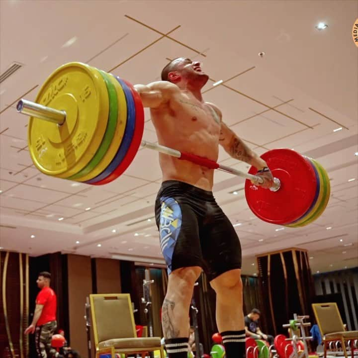 オレクシー・トロフティのインスタグラム：「Hello everyone. This week we have prepared several interesting videos on our TOROKHTIY MEDIA channel 👆LINK IN BIO👆 . ▶️1st: Carlos Nazar, From SURGERY to World RECORD 223kg. In this video, we talk about the journey our hero made from surgery to an epic return to the big sports stage and setting a world record in Clean & Jerk of 223 kg. . ▶️2nd: Squat Like Keydomar. In this video, we explain and show how to squat, taking the example of how Keydomar Vallenilla, the Olympic Games medalist in Tokyo, does it. . 🎉I wish you a pleasant viewing and a Merry Christmas! . 👆Follow LINK IN BIO」