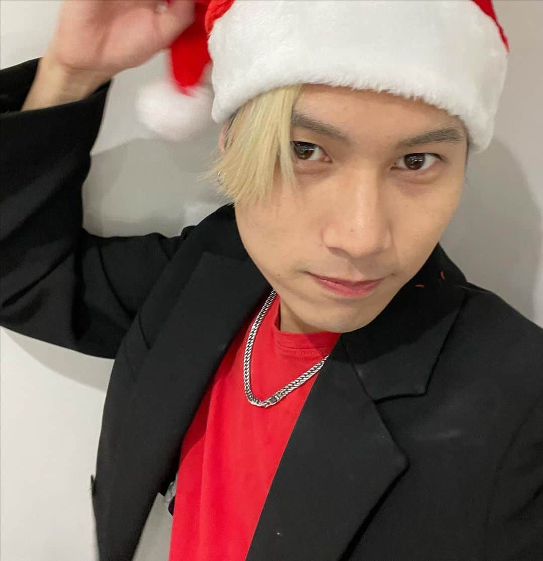 飯泉遥斗さんのインスタグラム写真 - (飯泉遥斗Instagram)「はっぴーめりーくりーすまーす きこえてくるじーんぐーるべーる こいびとたちはしゃーいにーんぐすまーいる」12月23日 20時16分 - haruto_protea