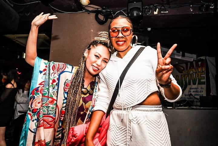 Metisさんのインスタグラム写真 - (MetisInstagram)「Metis in HIROSHIMA JAMMASSIVE ONE SOUND NIGHT ここに写る全ての地元広島の皆さんへ 愛を込めて🔥🔥🔥 @bamboo1110  @jammassive @jammassive_tireman  @dribbla0828 @hacci_studio49  @jammassive_djpencil @jammassive_majah  @bigbossgwaan @kotoe_apsaras_yoga  @_ktop710_ @neo.jeiiy @keyrock8  @localstars_hrsm1 @gaijin_tobi_desu  @lu_lar_rep   #メティス#JAMMASSIVE#reggae#ダンスホールレゲエ#サウンドシステム#soundsystem #笑顔のバトン #笑顔のループ #笑顔の連鎖」12月23日 21時14分 - metis_0328