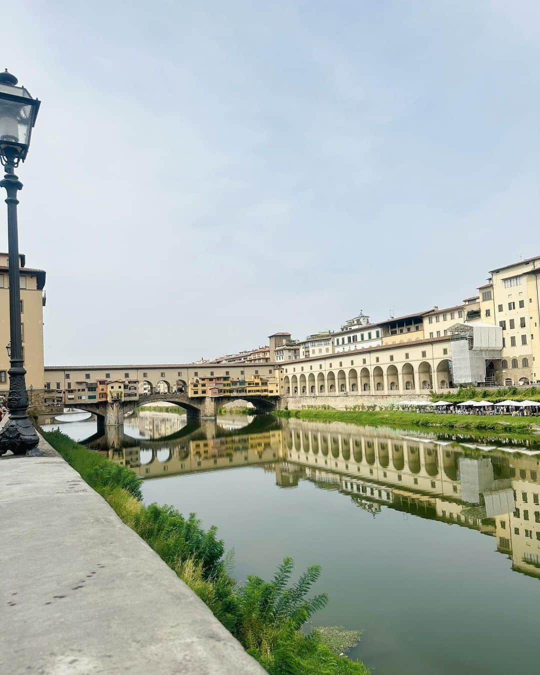 小林優希さんのインスタグラム写真 - (小林優希Instagram)「📍Firenze  バスの乗り方がわからなすぎて、 移動手段をほぼ徒歩に振り切った都市。  1日2万歩以上歩いてひたすら散策しても飽きないくらい、 素敵な古都だった〜🫶🏻  #firenze #italia #pontevecchio #galleriadegliuffizi #piazzalemichelangelo #イタリア #イタリア旅行 #イタリア観光 #フィレンツェ」12月23日 23時18分 - yuki.1130