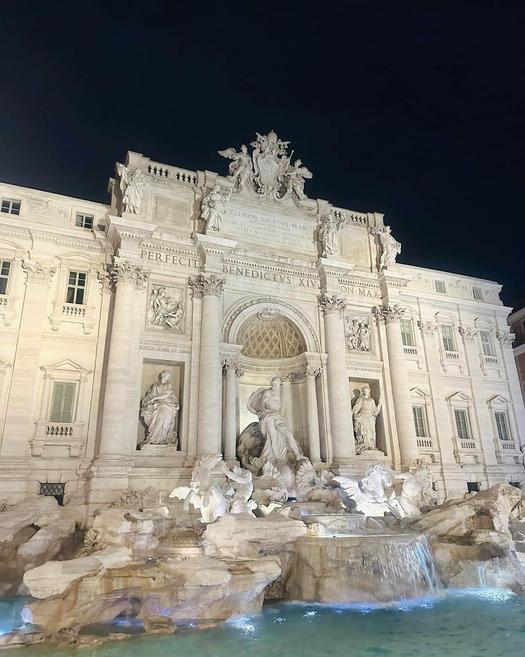 小林優希さんのインスタグラム写真 - (小林優希Instagram)「📍Roma  炎天下で3時間近く見たコロッセオ〜フォロ・ロマーノは、 2000年近く前に人力で完成させたなんて とても想像が出来ない規模感！  ローマも2万歩以上散策してたけれど、 歩くだけで街から長い歴史を感じられて どれだけ歩いても飽きない素敵なところだった🤍   また行きたい！！  #roma #italia #colosseo #fororomano #piazzadispagna #fontanaditrevi #pantheon #boccadellaverita #イタリア #イタリア旅行 #イタリア観光 #ローマ #ローマ旅行 #ローマ観光」12月23日 23時32分 - yuki.1130