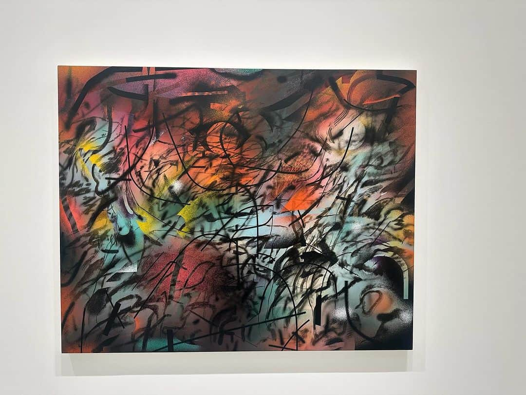 トームさんのインスタグラム写真 - (トームInstagram)「Phenomenal ALL WOMAN @shahgargfoundation show curated by @ceciliaalemani Exhibiting Artists: Etel Adnan Emma Amos Helene Aylon Jo Baer Firelei Báez Rina Banerjee Jennifer Bartlett Lynda Benglis Merikokeb Berhanu Carol Bove Andrea Bowers Cecily Brown Rosemarie Castoro Barbara Chase-Riboud Judy Chicago Mary Corse Olga de Amaral Aria Dean Jadé Fadojutimi Freedom Quilting Bee Sonia Gomes Jenna Gribbon Mary Grigoriadis Françoise Grossen Trude Guermonprez Harmony Hammond Marcia Hafif Zarina Hashmi Mary Heilmann Sheila Hicks Jenny Holzer Sheree Hovsepian Jacqueline Humphries Suzanne Jackson Virginia Jaramillo Rachel Jones Allison Katz Jutta Koether Maria Lassnig Simone Leigh Sherrie Levine Tau Lewis Julie Mehretu Joan Mitchell Carrie Moyer Elizabeth Murray Senga Nengudi Magdalene Odundo Laura Owens Helen Pashgian Qunnie Pettway Naudline Pierre Howardena Pindell Christina Quarles Faith Ringgold Veronica Ryan Pinaree Sanpitak Miriam Schapiro Dana Schutz Elizabeth Talford Scott Joyce Scott Judith Scott Kay Sekimachi Tschabalala Self Joan Semmel Amy Sillman Lorna Simpson Rose Simpson Jaune Quick-to-See Smith Joan Snyder Janet Sobel Pat Steir Sarah Sze Toshiko Takaezu Lenore Tawney Anne Truitt Andra Ursuţa Charline von Heyl Kay WalkingStick Marie Watt Mary Weatherford Anicka Yi Lynette Yiadom-Boakye Portia Zvavahera」12月24日 6時12分 - tomenyc