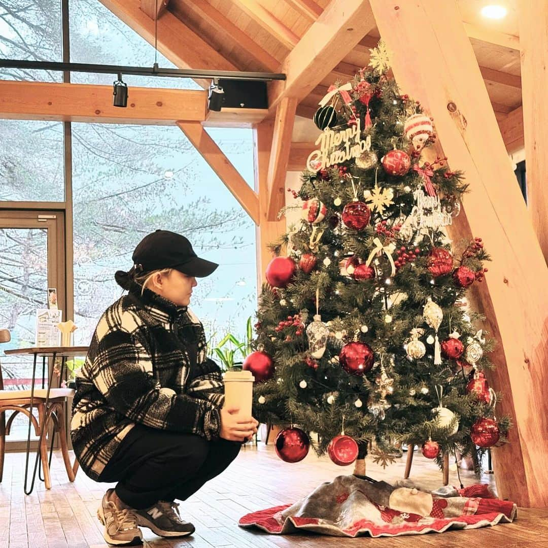 ユンナのインスタグラム：「크리스마스 깊감잦은 감동이 심해.. 내 말은 깊은.. Merry christmas🎄❤️ #깊은감동이잦은사람」