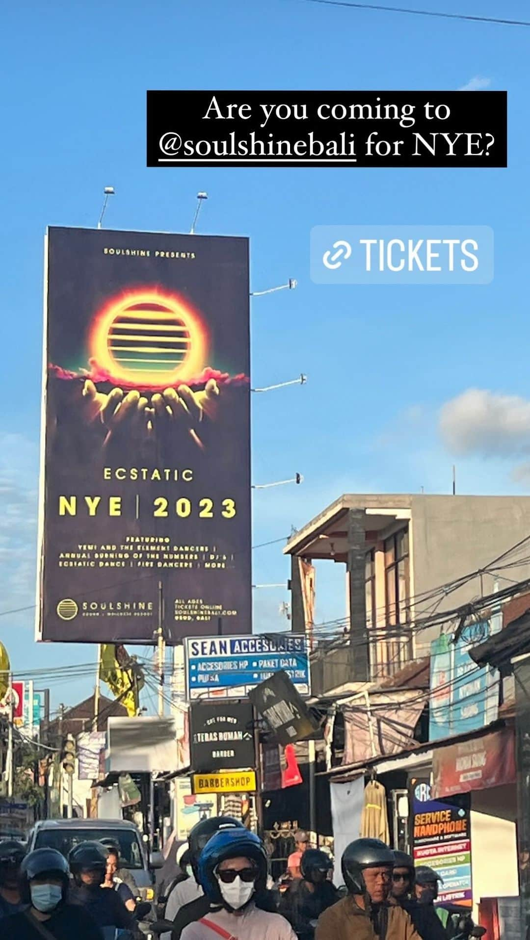 マイケル・フランティのインスタグラム：「Invitation for Ecstatic NYE @soulshinebali 🌴 RSVP link in Bio 🎟️」