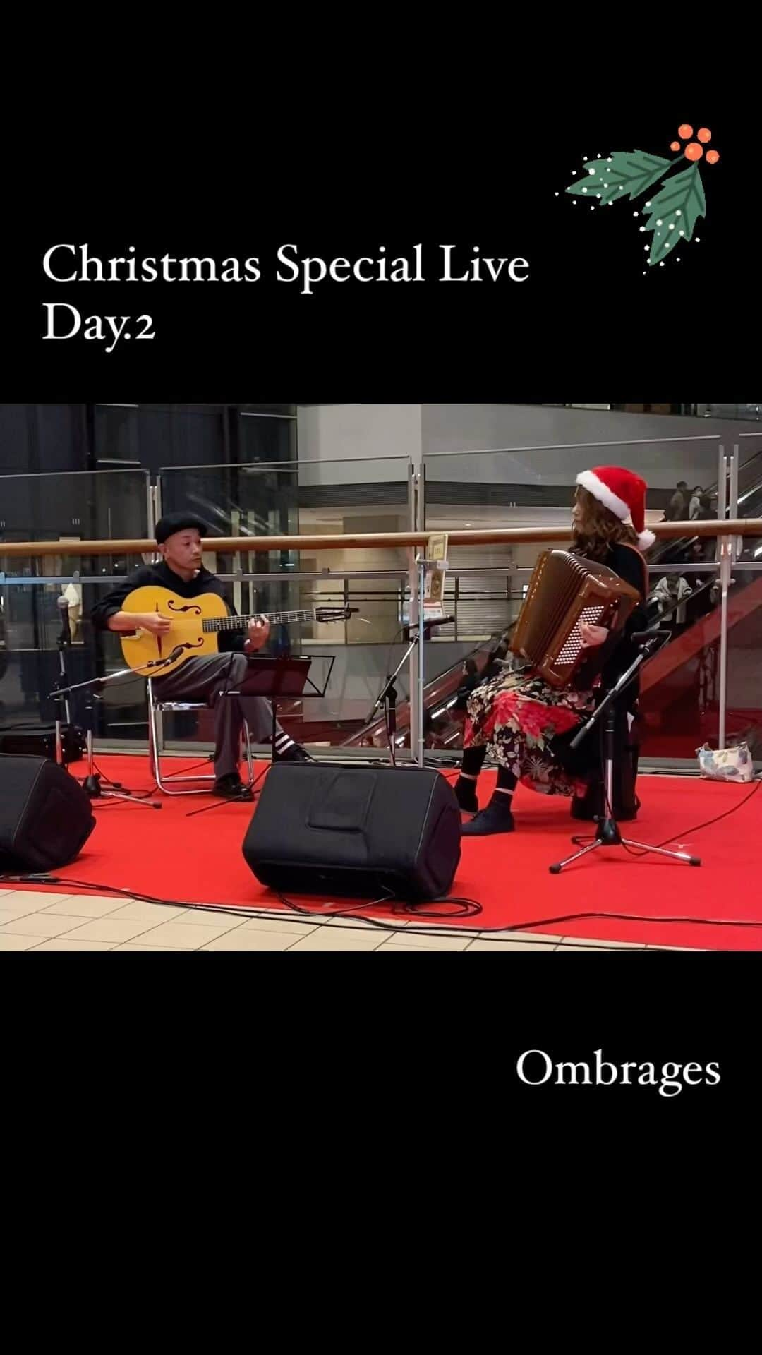 みなとみらい東急スクエアのインスタグラム：「. Christmas Special Live Day.2  Ombragesのお二人 おしゃれで素敵な演奏ありがとうございました🪗✨ @ombrages_musette  #christmas #クリスマス #クリスマスライブ #christmaslive #みなとみらい東急スクエア #minatomiraitokyusquare #クイーンズスクエア横浜 #クイーンズスクエア #queenssquareyokohama #みなとみらい #minatomirai #mm #みなとみらいデート #みなとみらいイベント #みなとみらいグルメ #christmasspeciallive #みなとみらいクリスマス #イルミネーション #クリスマスイルミ」