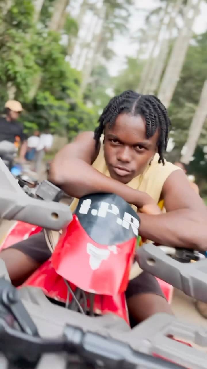 Don Jazzyのインスタグラム：「Loving it @kojoblak_ 🔥🔥🔥 🇬🇭」