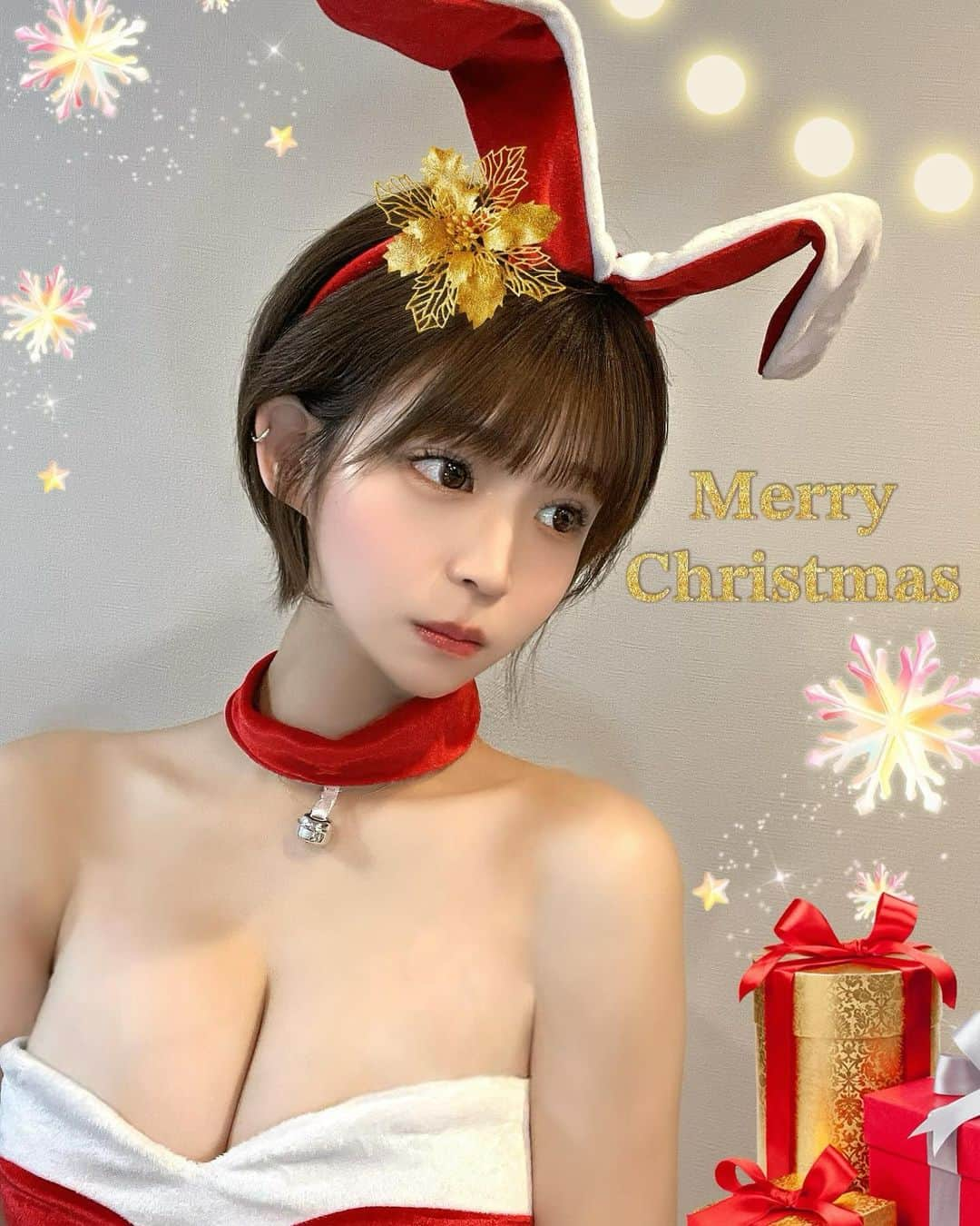 岡田美紅さんのインスタグラム写真 - (岡田美紅Instagram)「❄️🔔𝐌𝐞𝐫𝐫𝐲 𝐂𝐡𝐫𝐢𝐬𝐭𝐦𝐚𝐬🎅🏻🎄 サンタさんバージョンも😘  どっちが好き❓❤️❤️  #メリークリスマス #MerryChristmas #메리크리스마스」12月25日 13時13分 - miipopo_39