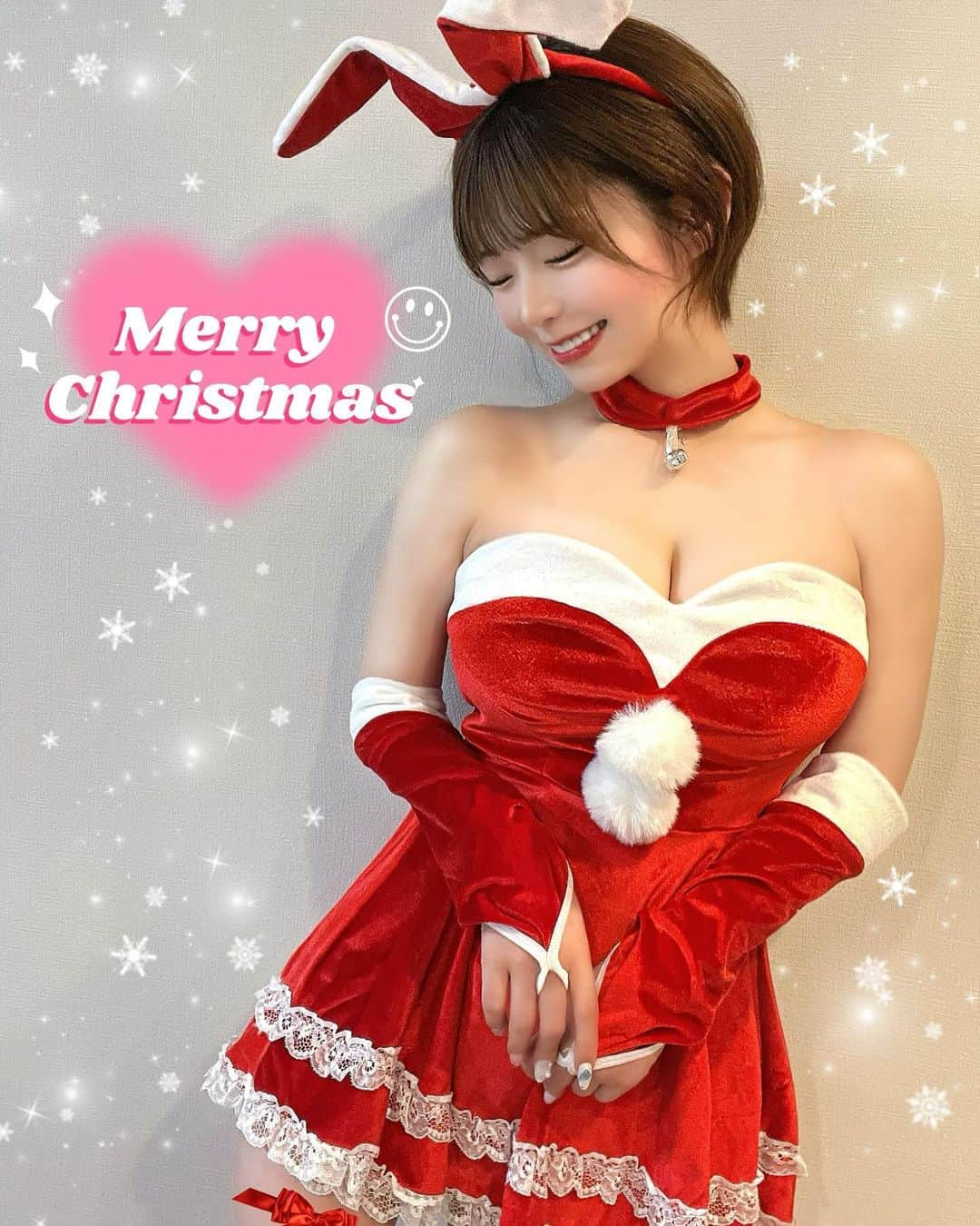 岡田美紅さんのインスタグラム写真 - (岡田美紅Instagram)「❄️🔔𝐌𝐞𝐫𝐫𝐲 𝐂𝐡𝐫𝐢𝐬𝐭𝐦𝐚𝐬🎅🏻🎄 サンタさんバージョンも😘  どっちが好き❓❤️❤️  #メリークリスマス #MerryChristmas #메리크리스마스」12月25日 13時13分 - miipopo_39