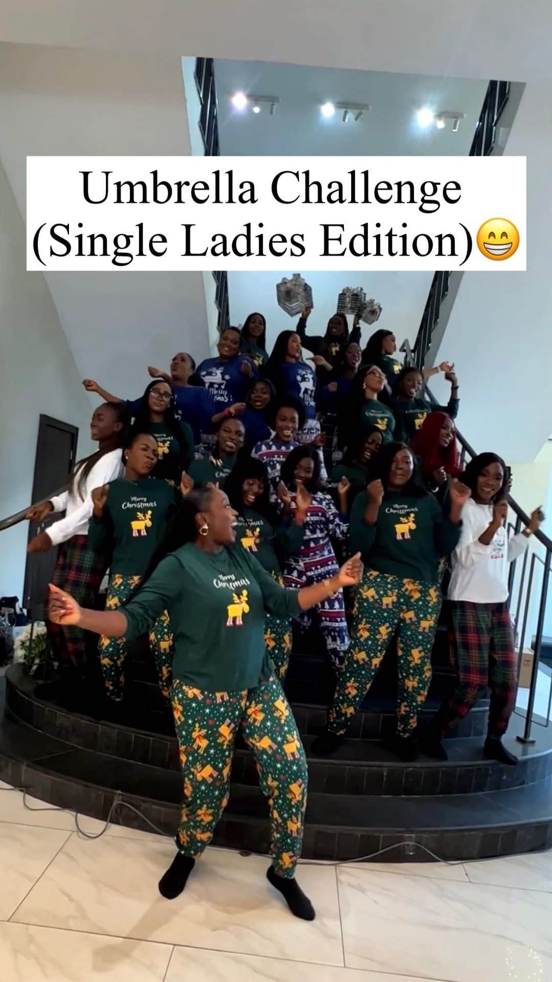 Don Jazzyのインスタグラム：「Me and mine no do pass like this😂🤣. Merry Christmas from me and mine (Single Ladies Edition) 🎊❤️  Olive’s Singles PJ Party is brought to you by @olivessinglesnetwork in collaboration with @thejewelaeida  Venue: @thejewelaeida  #OlivesSinglesPJParty #OliveEmodi #Single #SingleWomen」