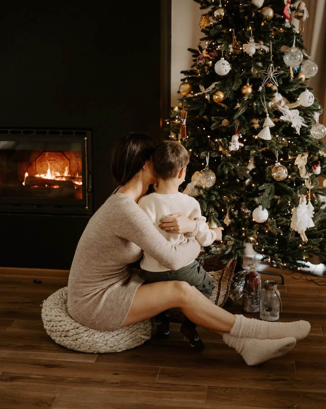 ツベタナ・ピロンコバさんのインスタグラム写真 - (ツベタナ・ピロンコバInstagram)「Честито Рождество Христово! 👨‍👩‍👦‍👦❤️🎄 Пожелавам светли дни, мисли и дела!💫💫💫 #christmas #family #love」12月25日 18時25分 - tpironkova