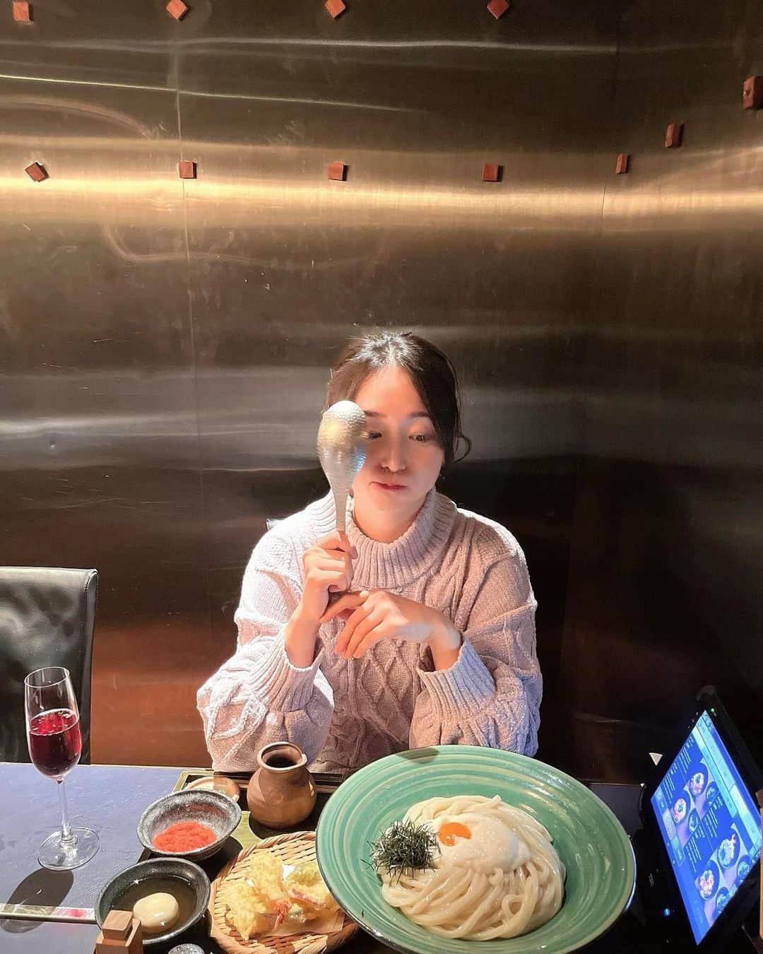 小林穂乃香さんのインスタグラム写真 - (小林穂乃香Instagram)「クリスマスマーケット帰りに凍えながら辿り着いたおうどん◥█̆̈◤࿉∥♡  毎回3玉ペロリです。」12月25日 19時00分 - 39noka