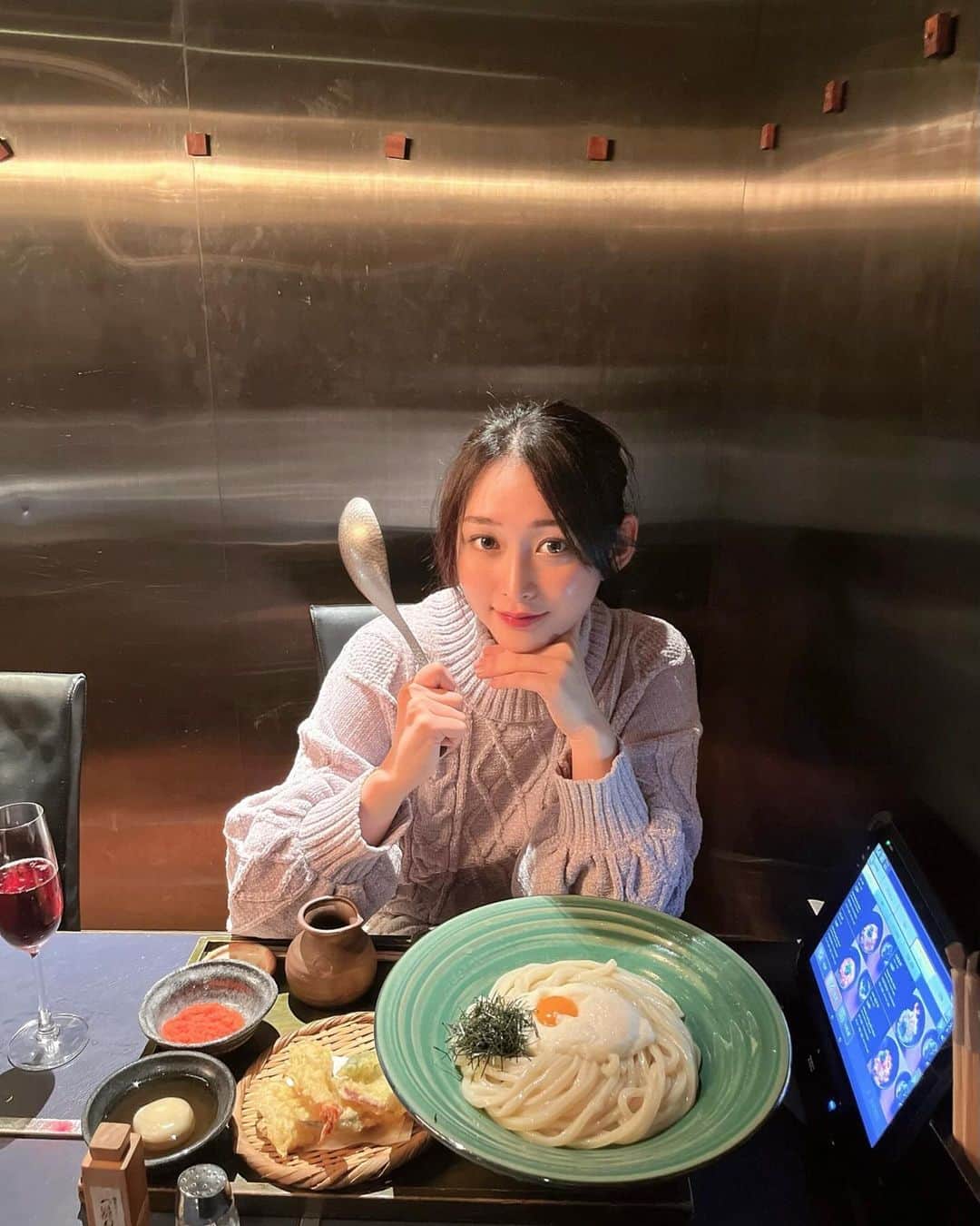 小林穂乃香さんのインスタグラム写真 - (小林穂乃香Instagram)「クリスマスマーケット帰りに凍えながら辿り着いたおうどん◥█̆̈◤࿉∥♡  毎回3玉ペロリです。」12月25日 19時00分 - 39noka