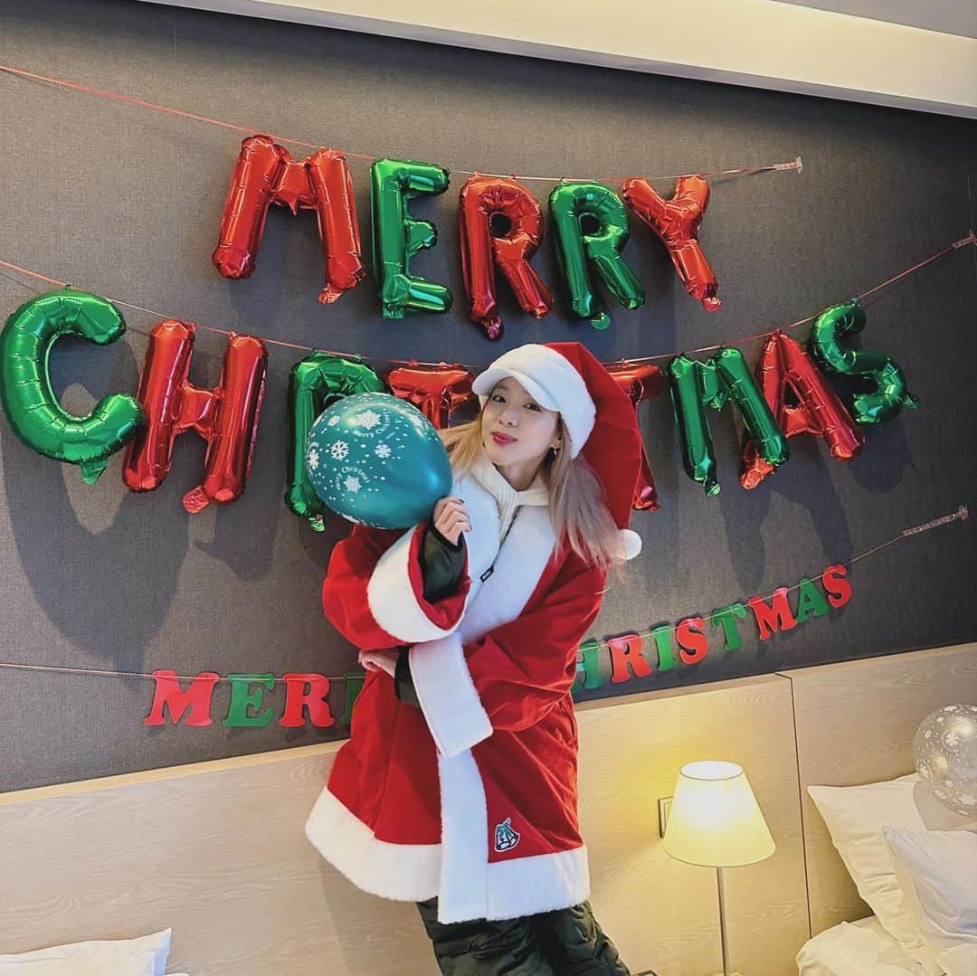 ダラ さんのインスタグラム写真 - (ダラ Instagram)「Merry Christmas 🎅🏻🎄🌊」12月25日 19時58分 - daraxxi