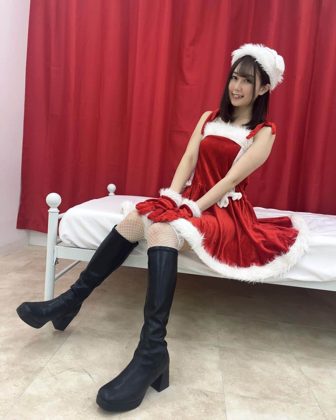 鈴乃八雲さんのインスタグラム写真 - (鈴乃八雲Instagram)「メリークリスマス🎅🎄  　　　　 #クリスマス #メリークリスマス #メリークリスマス🎄 #メリークリスマス🎅 #サンタコス #サンタ #サンタコスプレ #サンタさん #xmas #christmas #merrychristmas #merrychristmas🎄 #merrymerrychristmas #merrychristmas❤️ #merrychristmaseveryone🎄 #merrychristmas🌲 #merry_xmas #merrychristmaseveryone #merry_christmas #merry_christmas🎄」12月25日 20時30分 - yakumo_suzuno