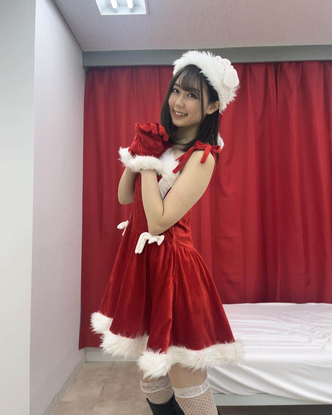 鈴乃八雲さんのインスタグラム写真 - (鈴乃八雲Instagram)「メリークリスマス🎅🎄  　　　　 #クリスマス #メリークリスマス #メリークリスマス🎄 #メリークリスマス🎅 #サンタコス #サンタ #サンタコスプレ #サンタさん #xmas #christmas #merrychristmas #merrychristmas🎄 #merrymerrychristmas #merrychristmas❤️ #merrychristmaseveryone🎄 #merrychristmas🌲 #merry_xmas #merrychristmaseveryone #merry_christmas #merry_christmas🎄」12月25日 20時30分 - yakumo_suzuno