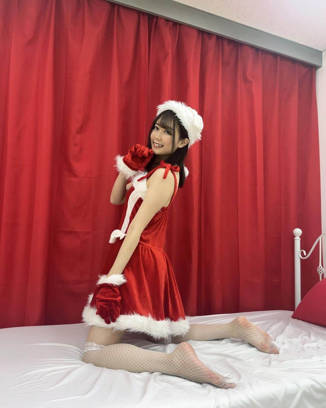 鈴乃八雲さんのインスタグラム写真 - (鈴乃八雲Instagram)「メリークリスマス🎅🎄  　　　　 #クリスマス #メリークリスマス #メリークリスマス🎄 #メリークリスマス🎅 #サンタコス #サンタ #サンタコスプレ #サンタさん #xmas #christmas #merrychristmas #merrychristmas🎄 #merrymerrychristmas #merrychristmas❤️ #merrychristmaseveryone🎄 #merrychristmas🌲 #merry_xmas #merrychristmaseveryone #merry_christmas #merry_christmas🎄」12月25日 20時30分 - yakumo_suzuno