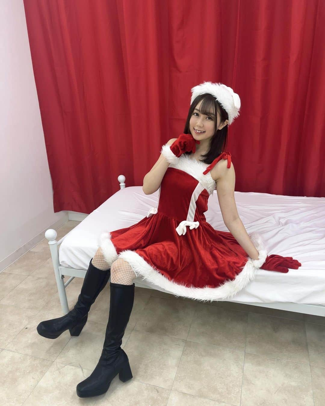 鈴乃八雲さんのインスタグラム写真 - (鈴乃八雲Instagram)「メリークリスマス🎅🎄  　　　　 #クリスマス #メリークリスマス #メリークリスマス🎄 #メリークリスマス🎅 #サンタコス #サンタ #サンタコスプレ #サンタさん #xmas #christmas #merrychristmas #merrychristmas🎄 #merrymerrychristmas #merrychristmas❤️ #merrychristmaseveryone🎄 #merrychristmas🌲 #merry_xmas #merrychristmaseveryone #merry_christmas #merry_christmas🎄」12月25日 20時30分 - yakumo_suzuno