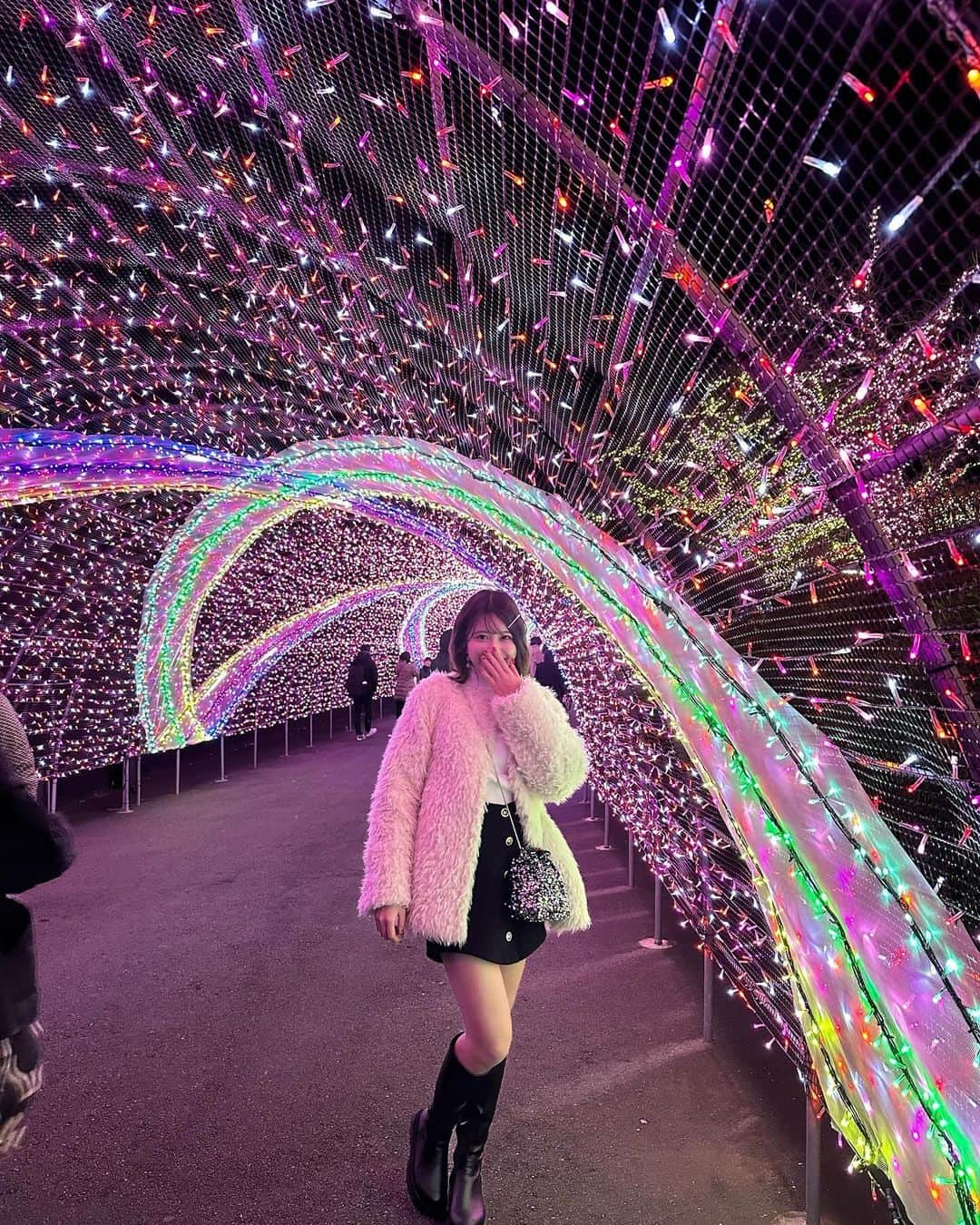 鎌田彩樺さんのインスタグラム写真 - (鎌田彩樺Instagram)「𝓜𝓮𝓻𝓻𝔂 𝓒𝓱𝓻𝓲𝓼𝓽𝓶𝓪𝓼 🎀🤍」12月25日 21時29分 - ayaka_kamata