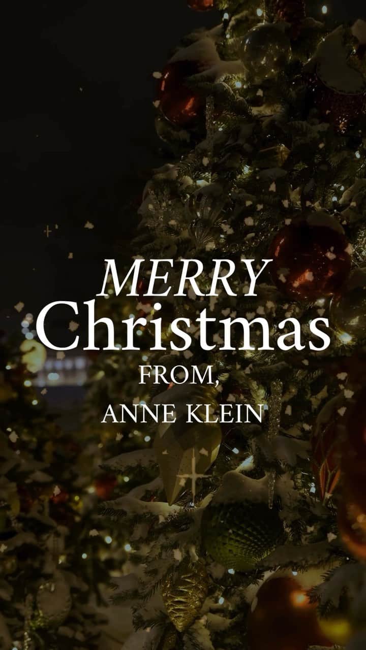 アンクラインのインスタグラム：「Merry Christmas from all of us at Anne Klein! Whether your day is spent unwrapping gifts or making memories with loved ones, we hope your day is merry and bright! 🌟🤍  #HappyHolidays  #AnneInsider」