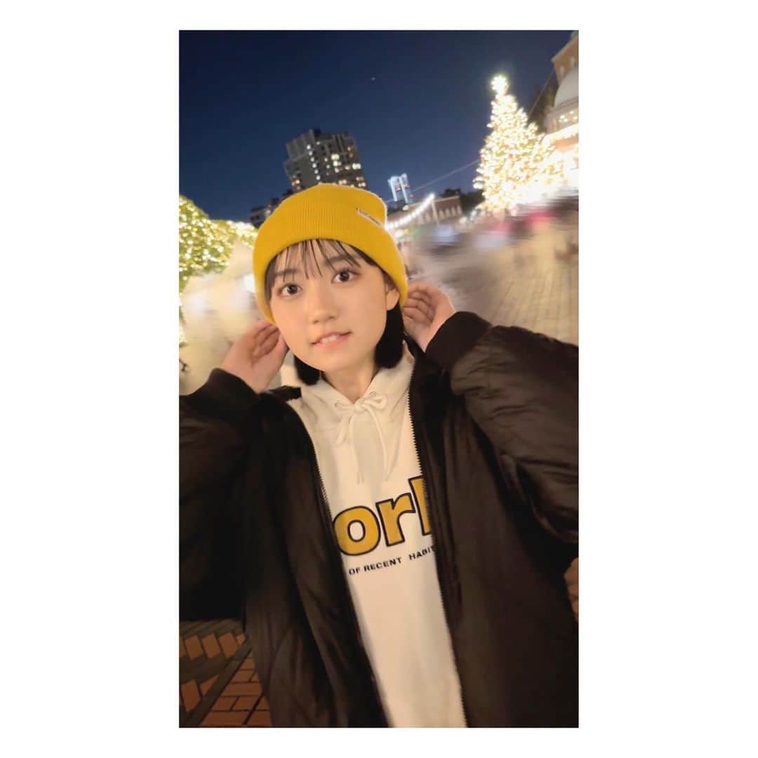 近藤結良さんのインスタグラム写真 - (近藤結良Instagram)「🎄✨ 恵比寿のイルミネーション見てきたよ~ クリスマスツリーの迫力すごすぎた!! 紅葉とイルミネーションの組み合わせがよりキレイさ増してたよ🩷 * * イルミネーションって夜見に行くからきっと寒いだろうなと思ってリバーシブルのアウターを合わせたよ!!ゆらは黒の方で着たから中がモコモコになって暖かかった🙌🏻 実はパーカーもパンツも裏起毛になってるの!! 黄色のニット帽はイルミネーションとの相性抜群!! * * NEXT➡️AKI🤍お楽しみに~ * * #PR #レピピアルマリオ #レピピリレー #ニコラ #nicola #ニコモ #ニコラ1_2月合併号発売中 #近藤結良 #ゆらふぉとぐらむ」12月26日 17時49分 - yura_kondo.official