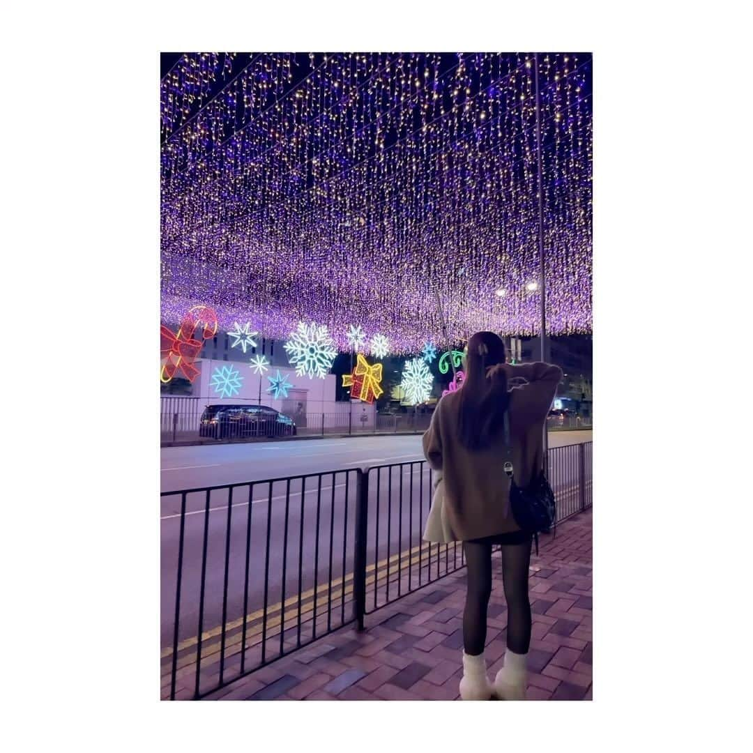 roseannaのインスタグラム：「christmas vibes & my new bag @jwpei_official」