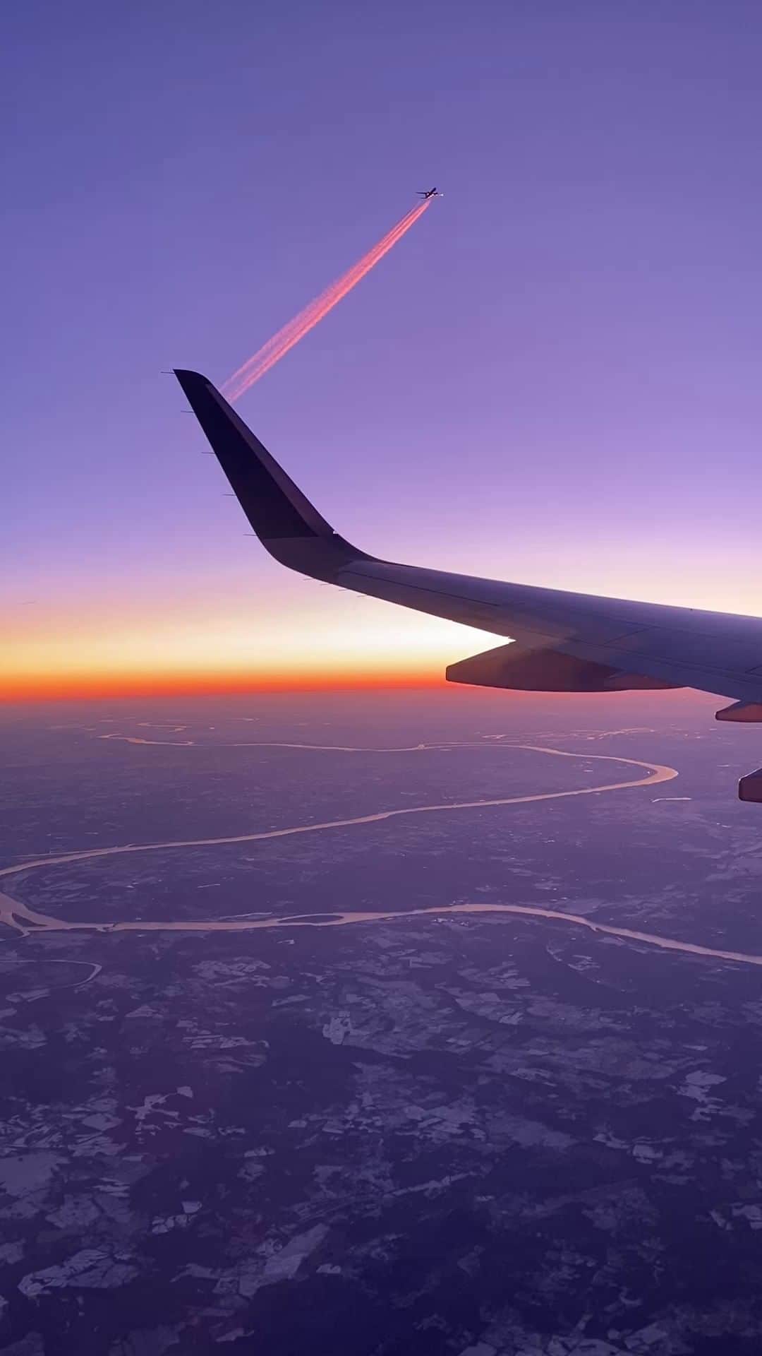 デルタ航空のインスタグラム：「Who else loves the window seat?  Video: Chris C., SkyMiles Member」