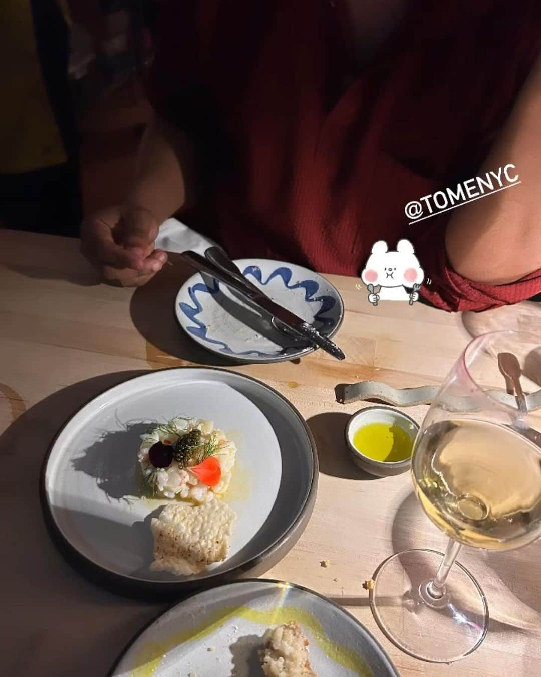 トームさんのインスタグラム写真 - (トームInstagram)「It’s been a week of food and friends! Very grateful for all of it, including 2 dinners (1 Greek,  British) with the legend  @katerinacaliva @fortheloveoffeta (including Panettone with Frangelico and Creme Fraiche) ) @forsythia_nyc degustation with fairy godmother @kc_everything , an incredible and memorable Christmas Eve dinner @ellafunt.nyc ending with a Montblanc and Hot Chocolate Chartreuse Cocktail, followed by champagne at @boweryhotel with @verbena_lemon and @avt1413 and then finally 2nd Christmas dinner at our usual spot @balthazarny with my OGs (Old GOATS) @cowboy_centrefold and @milokossowski」12月27日 6時18分 - tomenyc