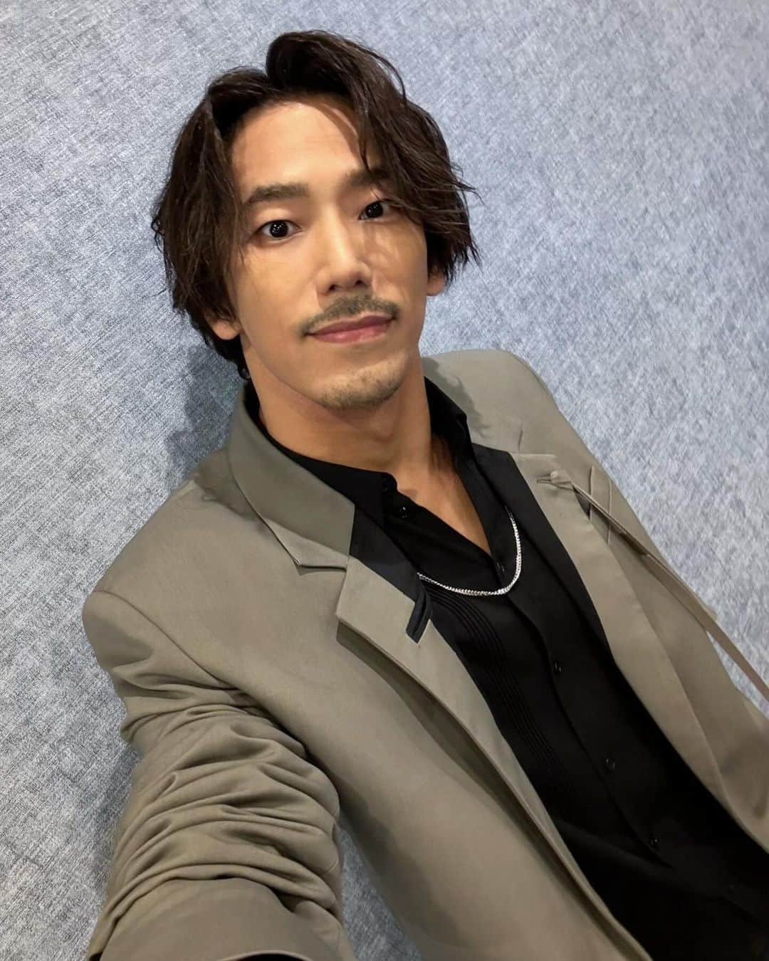 小林直己さんのインスタグラム写真 - (小林直己Instagram)「今年ラストのテレビ出演でした✨🙏 ありがとうございました🌝  #今年イチバン聴いた歌 #綺麗な満月だった」12月27日 23時31分 - naokikobayashi_works