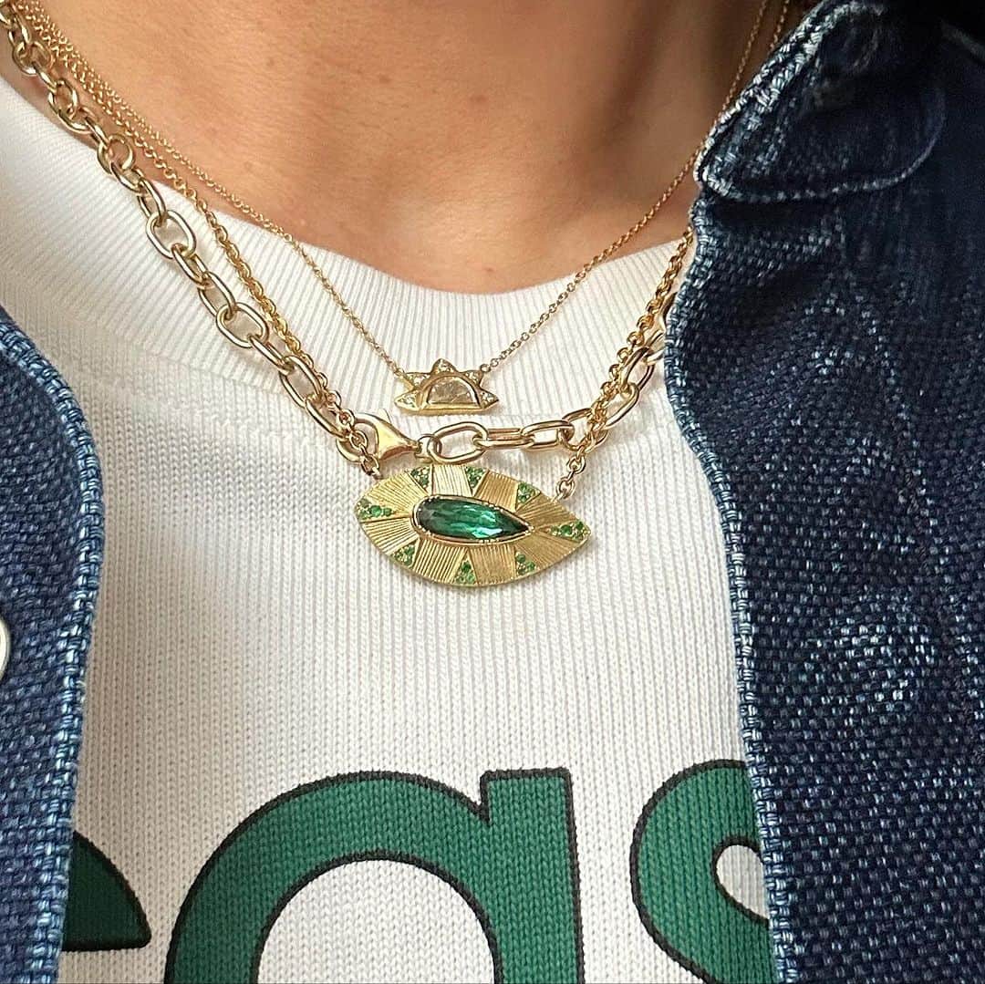 ブルックグレグソンさんのインスタグラム写真 - (ブルックグレグソンInstagram)「A totally random post trying to create a visual of what and who make me feel so lucky to be a part of this jewelry world. I realize It’s impossible to acknowledge it all, so here’s just a glimpse. Feeling grateful for the connections, beauty, and joy formed by this incredible medium. 💎🌈💕💫」12月28日 5時29分 - brookegregson