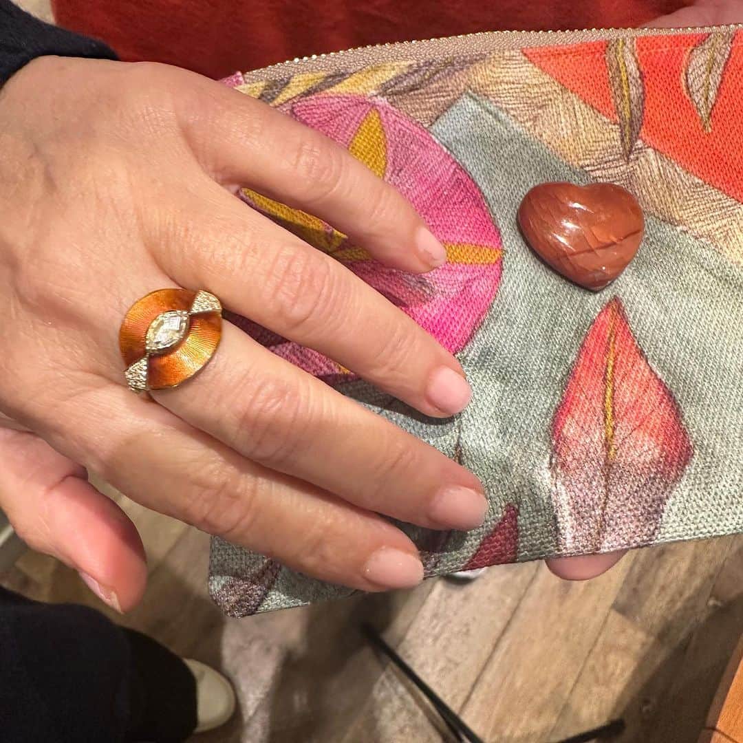 ブルックグレグソンさんのインスタグラム写真 - (ブルックグレグソンInstagram)「A totally random post trying to create a visual of what and who make me feel so lucky to be a part of this jewelry world. I realize It’s impossible to acknowledge it all, so here’s just a glimpse. Feeling grateful for the connections, beauty, and joy formed by this incredible medium. 💎🌈💕💫」12月28日 5時29分 - brookegregson