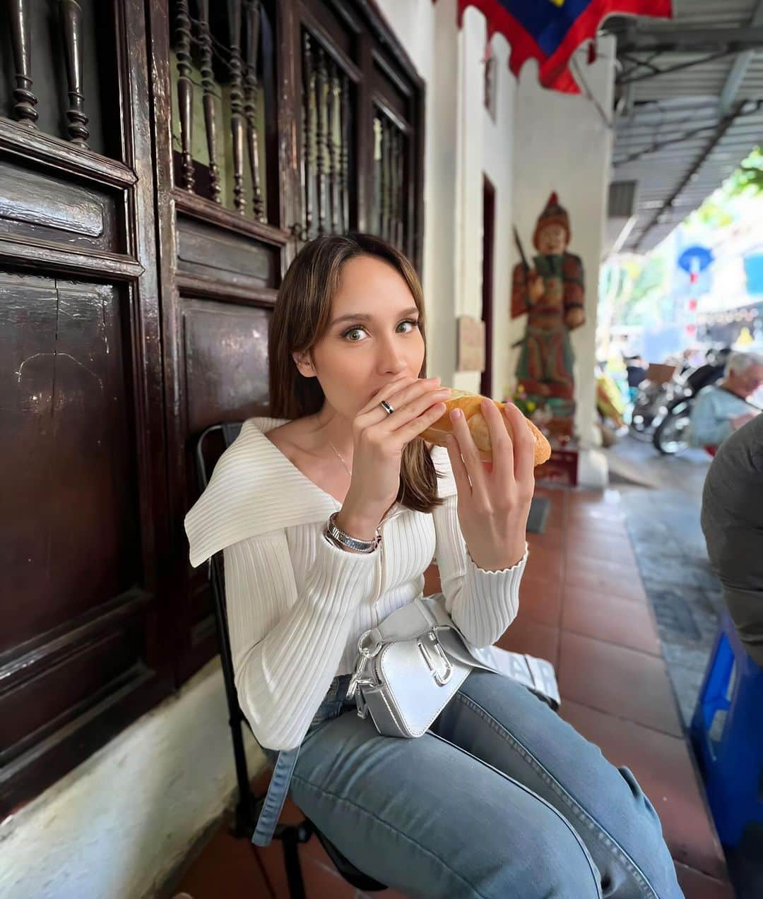 Cinta Lauraのインスタグラム：「Tourist-ing to wrap up the year. 🇻🇳」