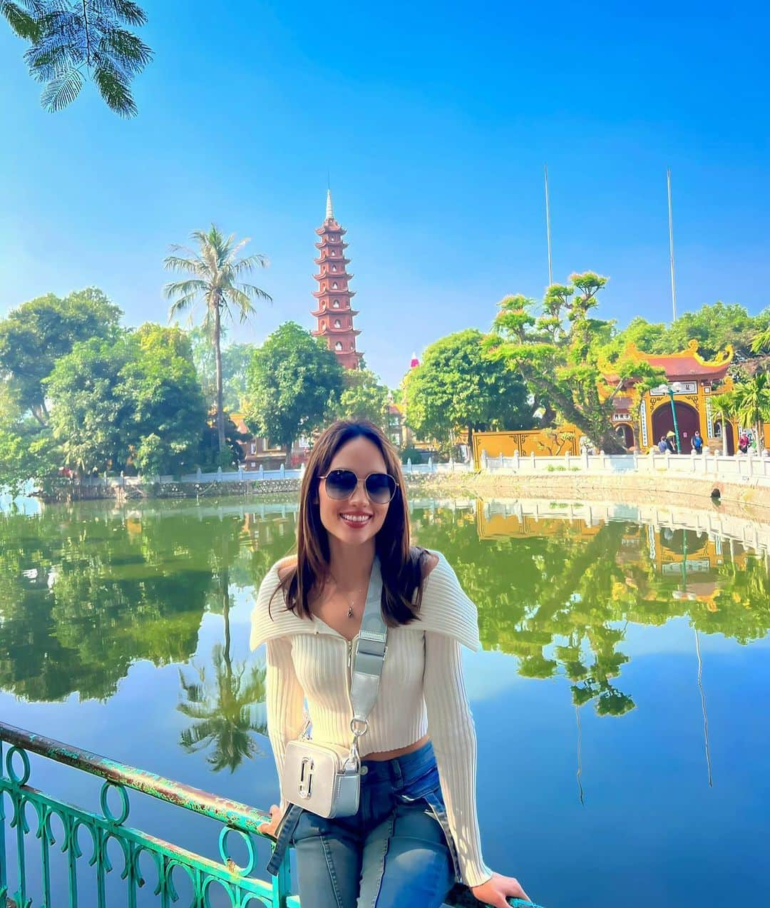 Cinta Lauraさんのインスタグラム写真 - (Cinta LauraInstagram)「Tourist-ing to wrap up the year. 🇻🇳」12月28日 18時21分 - claurakiehl