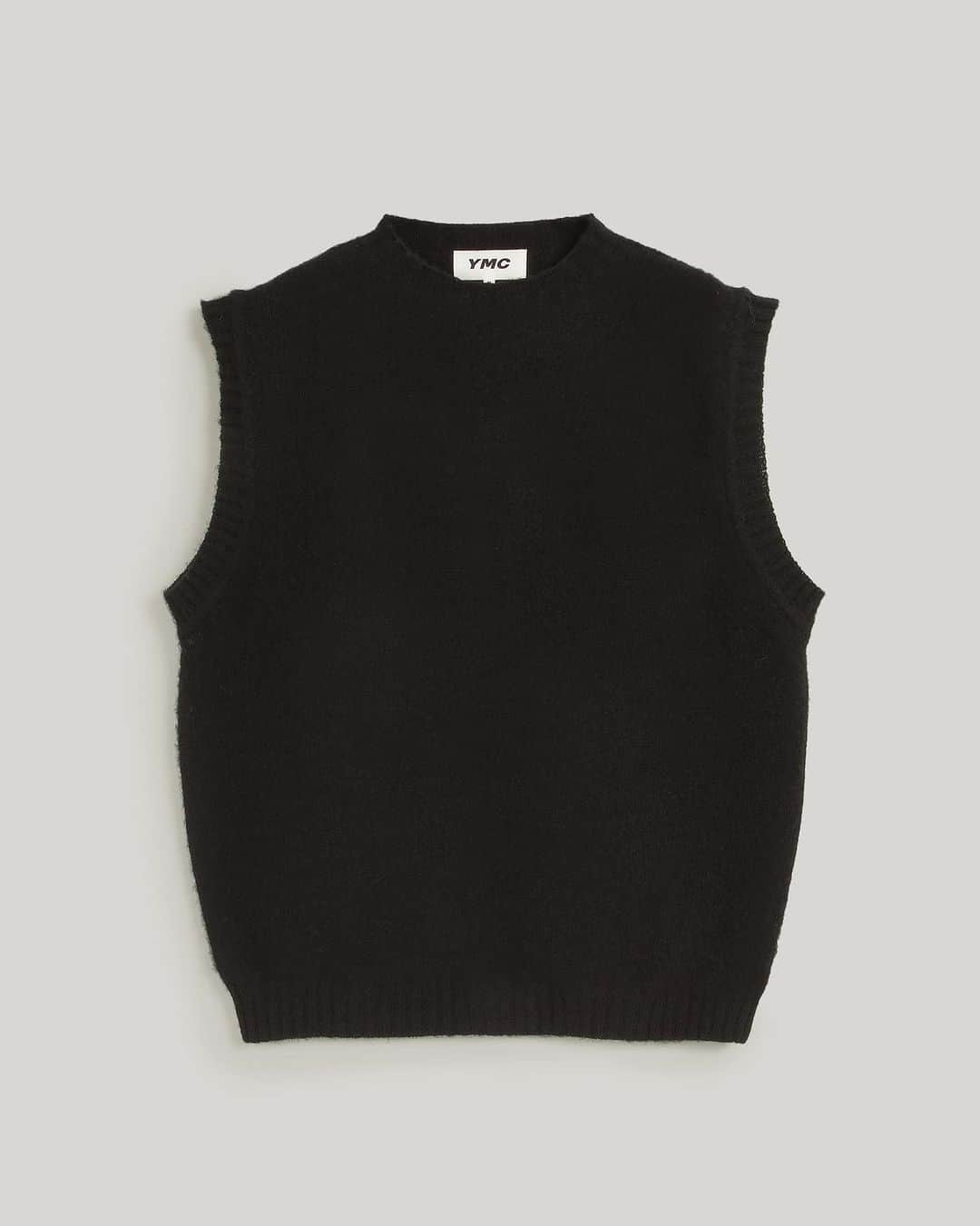 ユーマストクリエイトさんのインスタグラム写真 - (ユーマストクリエイトInstagram)「New Season ⁠PreSS24 ⁠ Made in Scotland crewneck unisex vest knitted from a brushed lambswool yarn.」12月28日 20時06分 - ymclondon