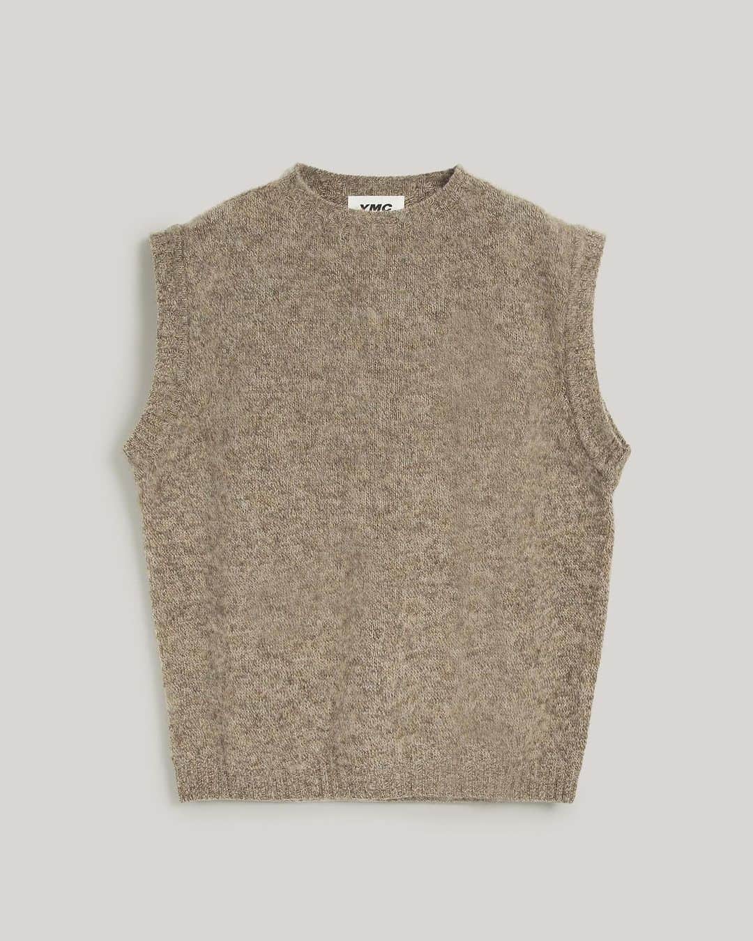 ユーマストクリエイトのインスタグラム：「New Season ⁠PreSS24 ⁠ Made in Scotland crewneck unisex vest knitted from a brushed lambswool yarn.」