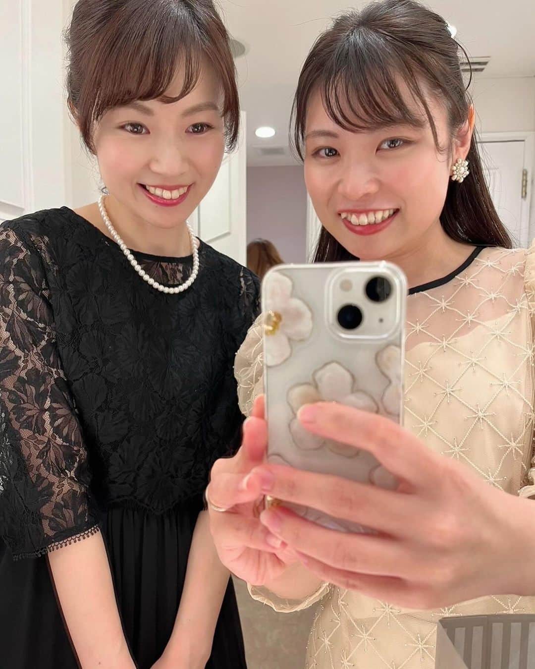 唐川美音のインスタグラム：「.  先日大学時代の友人の結婚式へ。 愛に包まれた素敵な式でした。  前撮りで使用したブーケは心友が制作💐 その子をイメージして束ねられたブーケ、 想いが込もっていて一段と綺麗でした✨ お花は幸せな気持ちになりますね𓂃𓈒𓏸  心からおめでとう♡  @_chloe.fleur_ 🌹 @yeccavecca 👗」