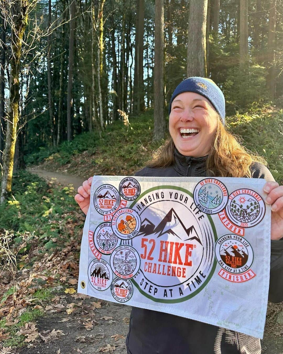 オボズのインスタグラム：「52 weeks ahead, 1 hike per week, and a life changing experience ⬇️   Looking to start 2024 off on the right foot (or the left…up to you)? Join the @52hikechallenge community, rooted in a commitment to physical fitness, mental well-being, making new friends, exploring new places, and connecting through nature.   The challenge is open to any and all hikers and can begin at any time 🥾   Check out the @52hikechallenge and we will see you on the trails!  #obozfootwear #truetothetrail #52hikechallenge #getoutside #hiking」