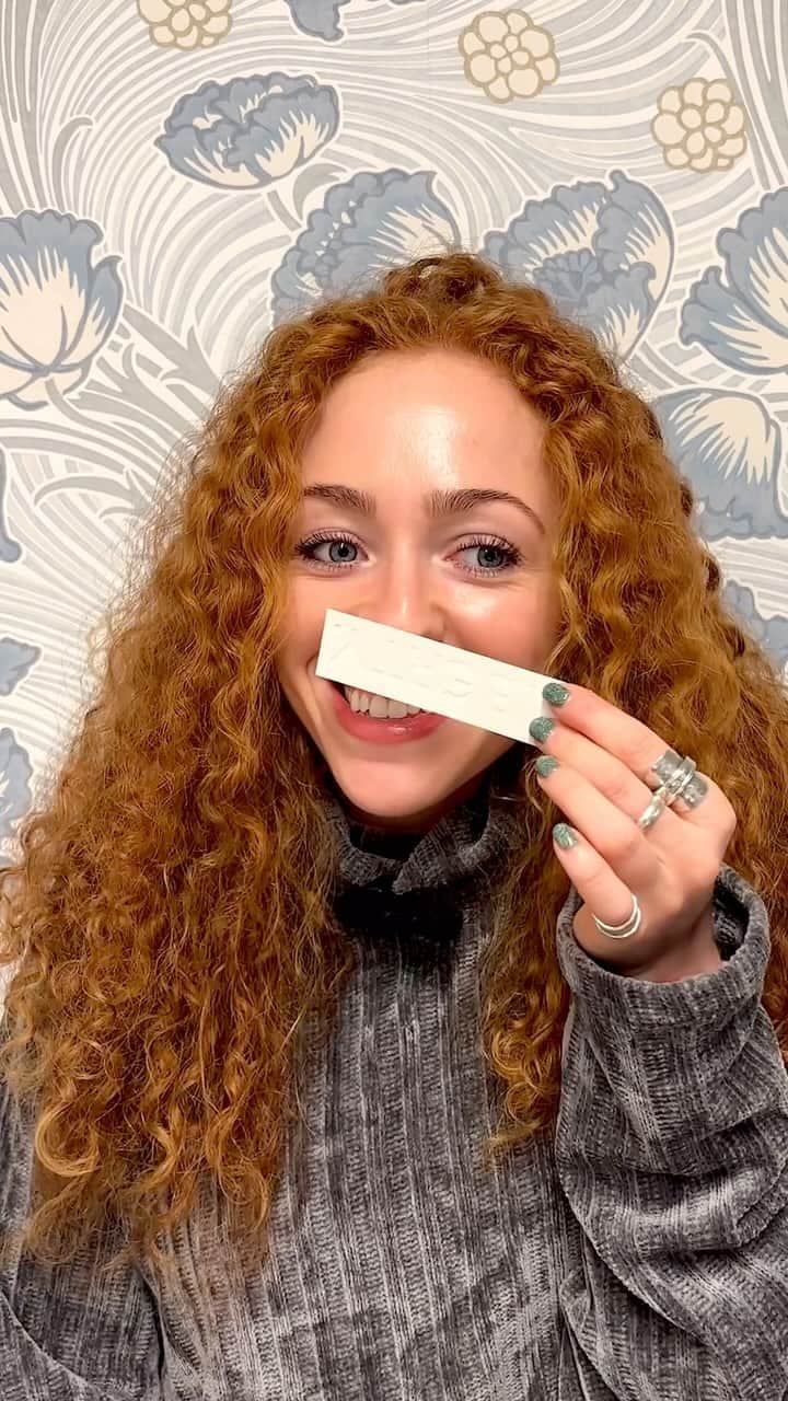 リバティオブロンドンのインスタグラム：「Round 2 of the #Liberty LBTY. Fragrance smell test 👃 Does the team know their Tudor from their Wild Rosinda? Link in bio.」