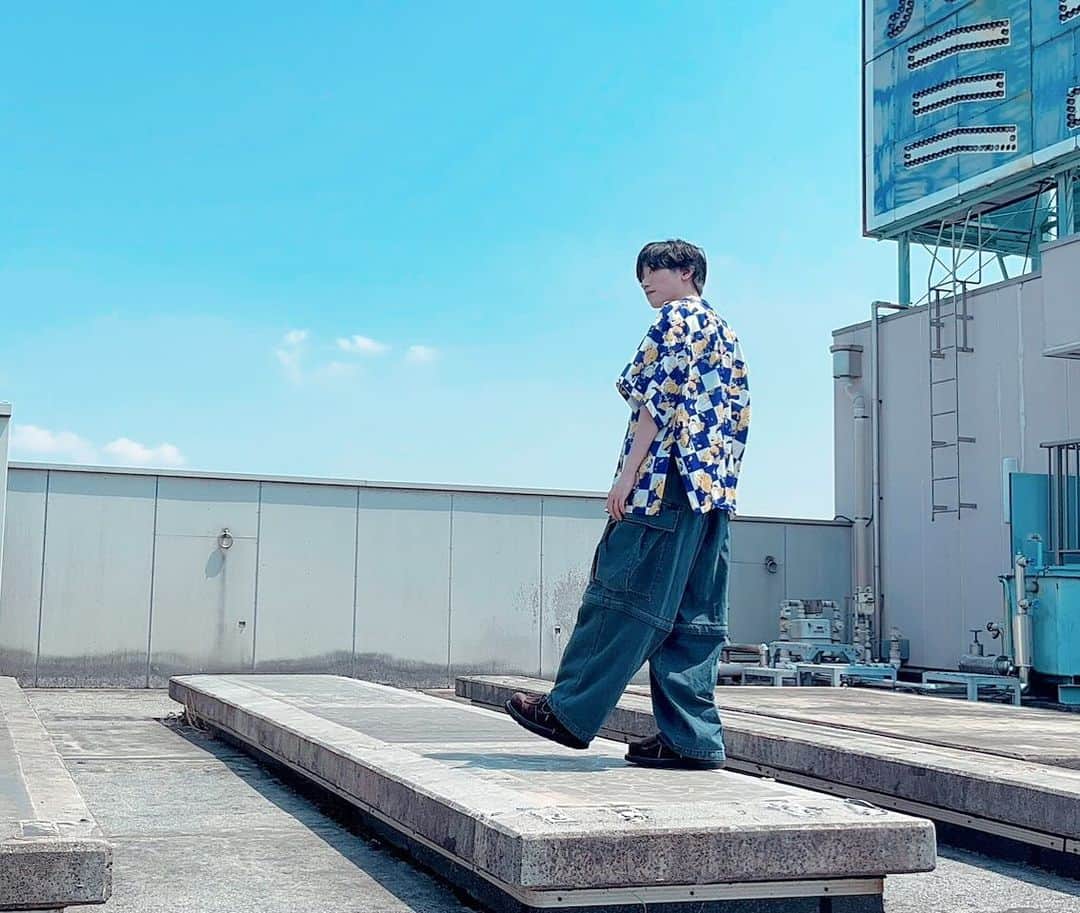 定本楓馬のインスタグラム：「2023年もたくさんお世話になりました。  2024年も楽しみなことが沢山あります。  皆さまとまた 素敵な一年を過ごせますよう  よろしくお願いします！  良いお年をお迎えください！  明日からカレンダー 是非使ってくださいね^_^」