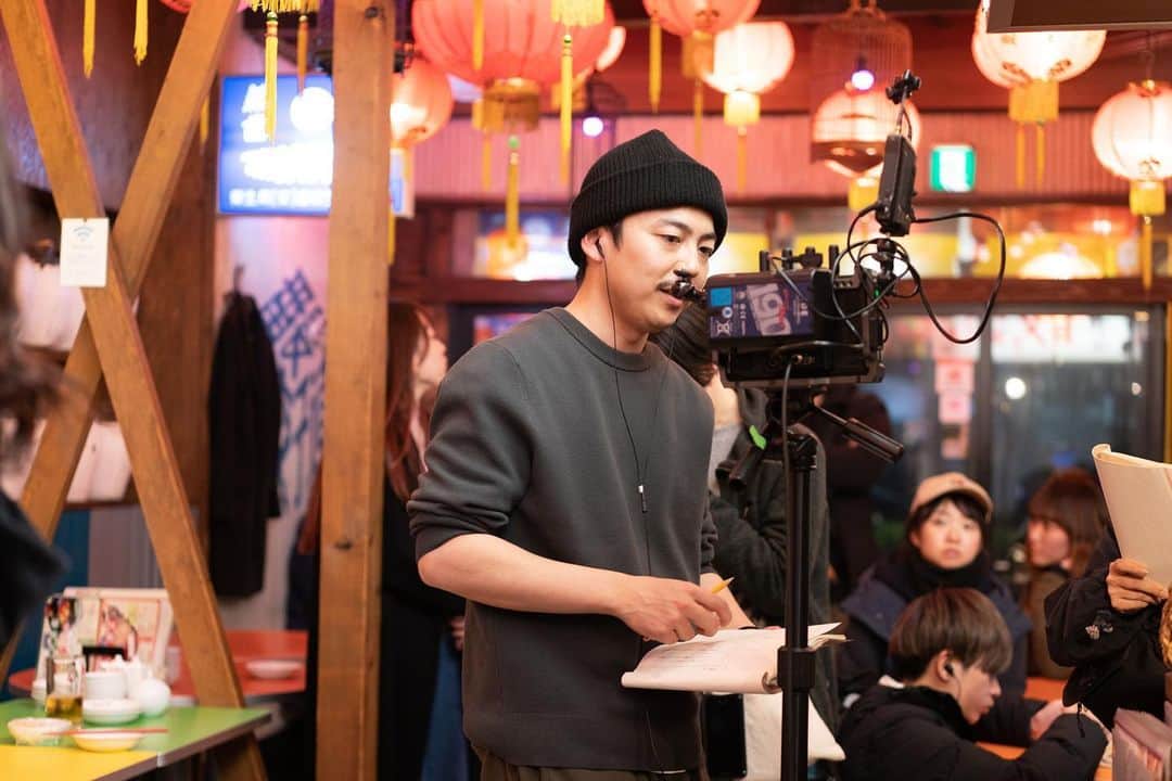 森岡龍のインスタグラム：「今年も一年、お世話になりました‼️ ⁡ 思い返せば、色んなことがあり過ぎて、アッという間の1年でした。 ⁡ 父親として、役者として、監督としても、ますます精進して参ります🔥 ⁡ 来年も宜しくお願いいたします🐲🐉」