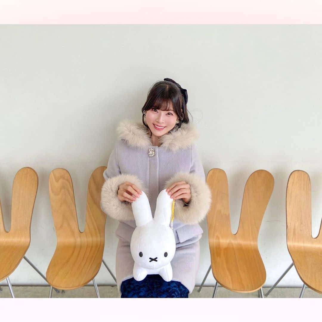 長柄ひろみのインスタグラム：「大晦日〜🤗  今日で卯年も終わり🐰 卯年最後の日なのでうさぎ尽くしで🐇 何だか今年もあっという間の1年でした😊  皆さんはどんな1年でしたか？？  今年も大変お世話になりました。 お仕事関係の皆様、いつも応援してくださる皆様、今年から私を知ってくれた皆様、ありがとうございます💗  Instagramの投稿にコメントもいつもありがとうございます❤️ いつも楽しく拝見してます🥰✨  皆さんはどんな大晦日を過ごしているのでしょうか😌 私はゲームをしながら大晦日を過ごそうかと思います😗🎮  それでは、皆様にとって来年も素敵な年になりますように。 良いお年をお迎えください✨」