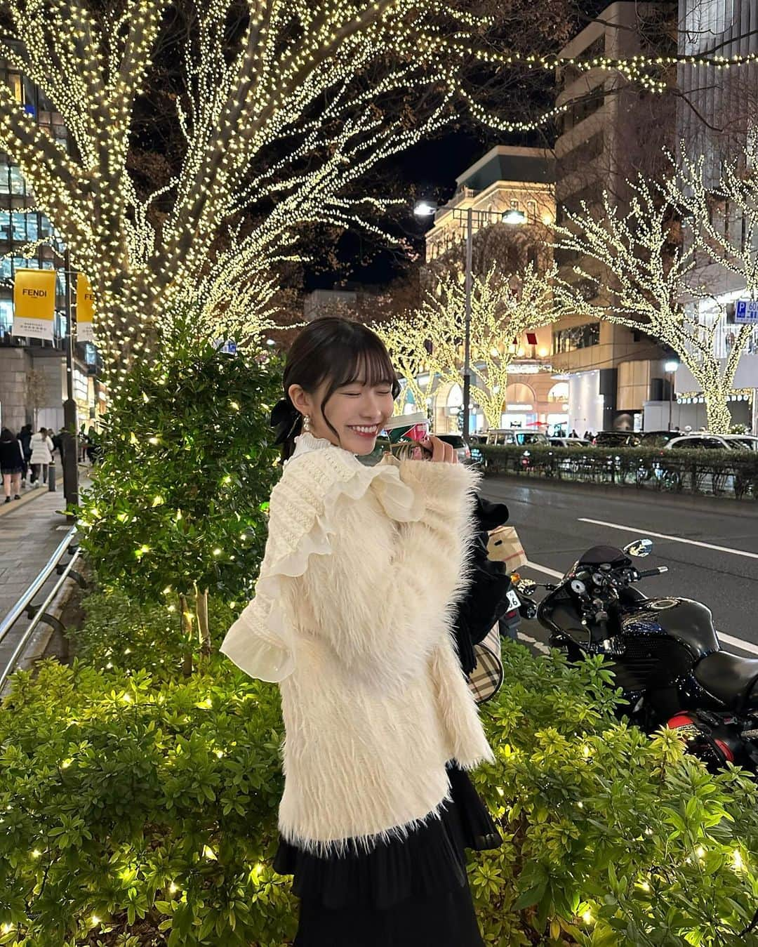 鎌田彩樺さんのインスタグラム写真 - (鎌田彩樺Instagram)「. 2023年ありがとうございました！🐇 . 遠回りをしてたくさん待たせてしまいましたが、ずっとずっと夢見てきたアイドルというものをSUPER☆GiRLSという場で叶えることができ、やっとスタート地点に立つことができたんじゃないかなと思います。 . どんな時も活力になって、パワーをくれて、キラキラさせてくれる皆さんと出会えたこの場所、この年はとっても特別でした！ . 出会ってくれて、見つけてくれてありがとう☺︎︎︎︎ . 良いお年をお迎え下さい！♡」12月31日 22時11分 - ayaka_kamata