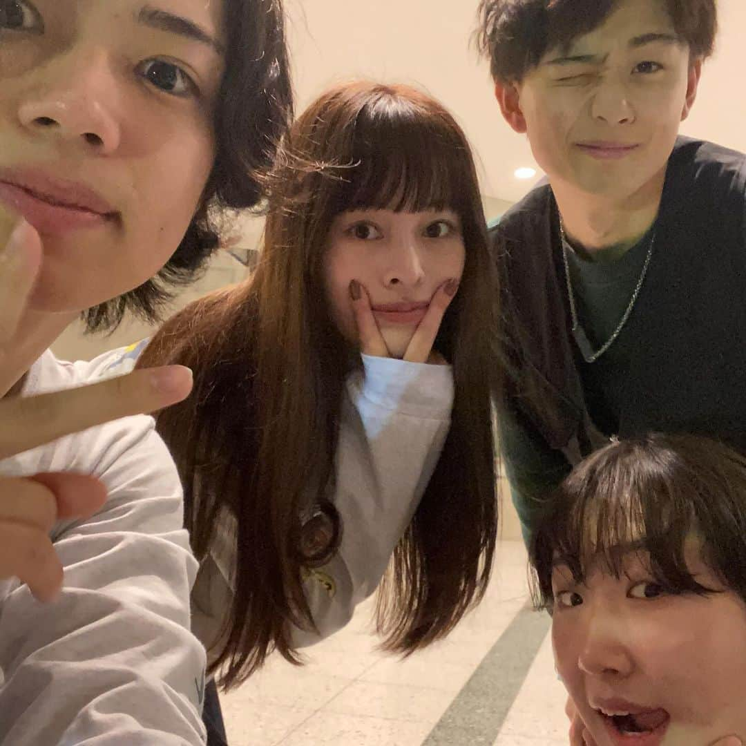 渡辺妃香さんのインスタグラム写真 - (渡辺妃香Instagram)「. 2023年ありがとうございましたっ！  だいすきな人たちと最高の締めくくりができて大満足！！！🌏 来年もどうぞよろしくお願いします🫶」12月31日 22時15分 - watanabe_himeka