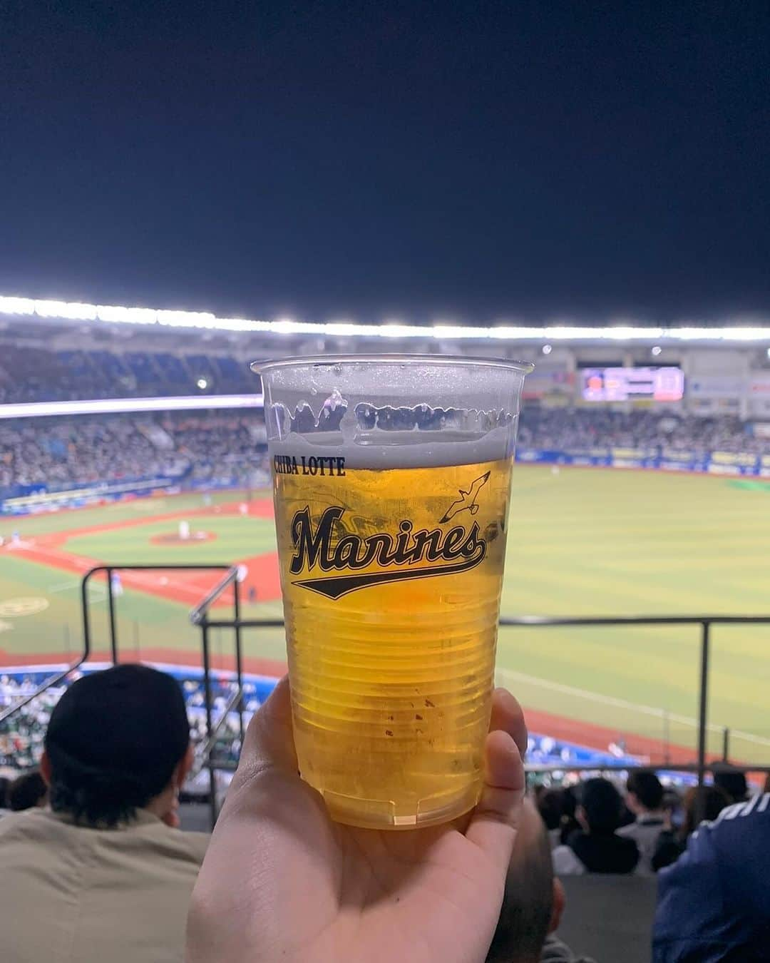 熊田和花さんのインスタグラム写真 - (熊田和花Instagram)「🍺Thank you 2023🍺  今年はいろいろな出来事があり その分だけたくさんビールを飲みました🍻  ビールは頑張った後や、誰かと一緒に飲むのが美味しいので 来年は今年よりももっと 美味しいビールが飲めるように頑張ります🍻  今年一番一緒に飲んだのは Hwylのメンバーだと思います🍺＋🍺＝🍻  今年は色々な人に本当にお世話になりました きっと、今までで一番充実した一年でした 来年もよろしくお願いします！  #beer #🍻 #ビール #ビールが好き」12月31日 23時43分 - wa_flower_