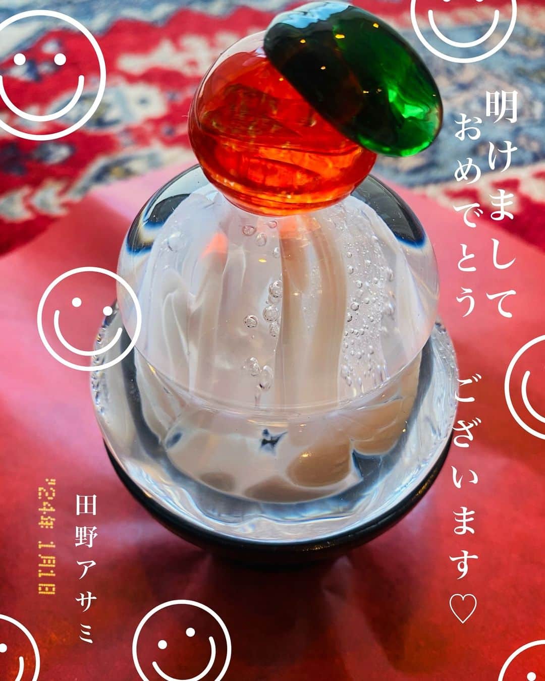 田野アサミのインスタグラム：「2024年 あけまして☀️おめでとうございます🎍  ⁡お顔笑顔で晴天あれ〜☀️♡ 新しい年の幕開けです♪ ⁡ 〝自分自身は勿論だけど皆さんの『記憶に残る』年にします😏🩷〟 ⁡ 辰年🐉ぐんぐんのびのびと両手を大の字に広げ、実りある1年になります様に！！！ この手にしっかりと愛を持ちお仕事にもプライベートにも昇り進んで いきます！ ⁡ 今年はどんな年になるかな😊 共に進んでいきましょう♪ 勇猛果敢🌈🐉。  　　　　　 　　　　　2024.1.1  田野アサミ ⁡」