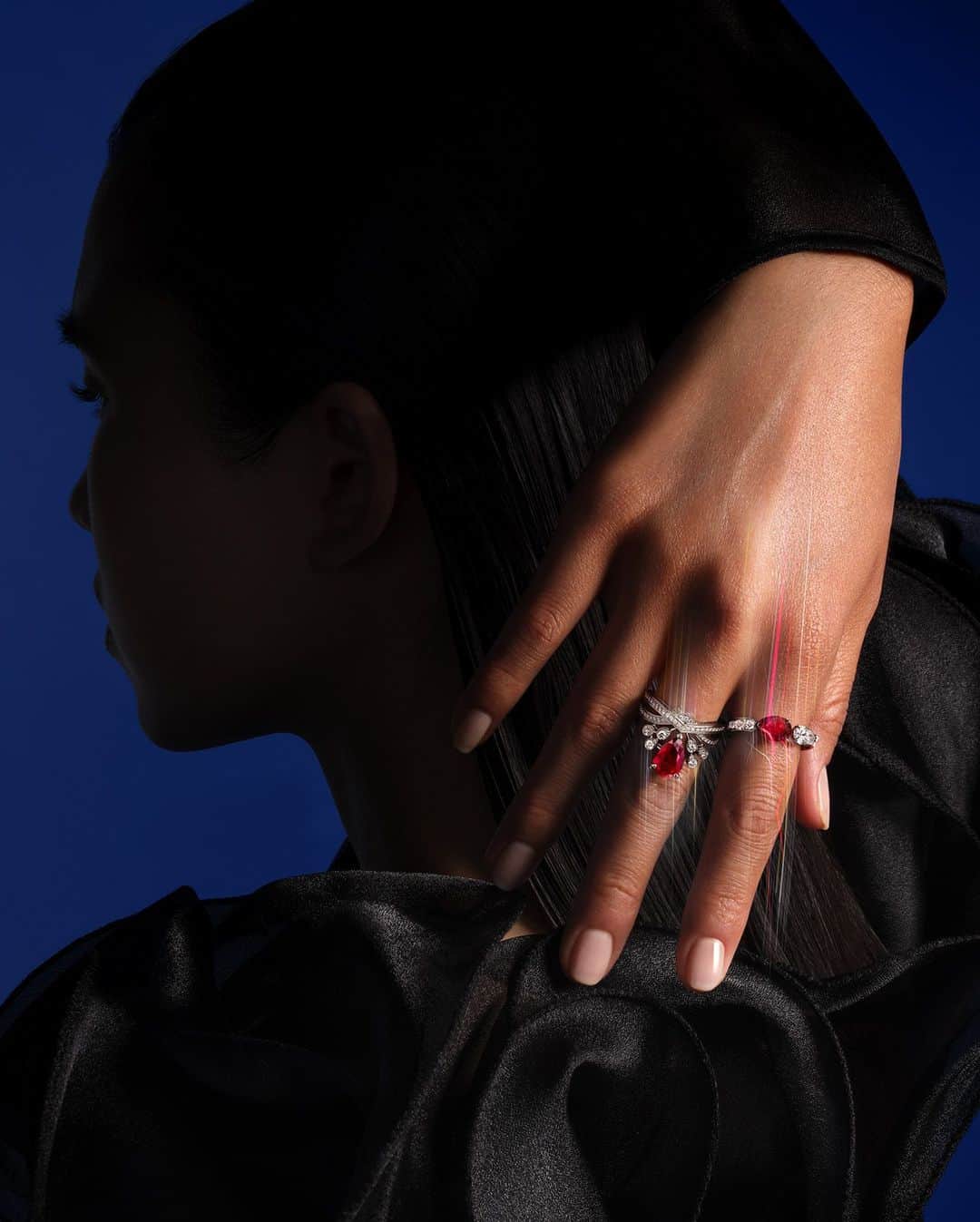 Chaumetのインスタグラム：「This year, let go of the past and center your focus on the brilliance of rubies.⁣ ⁣ #Chaumet #ChaumetCelebrates #ChaumetHighJewellery」