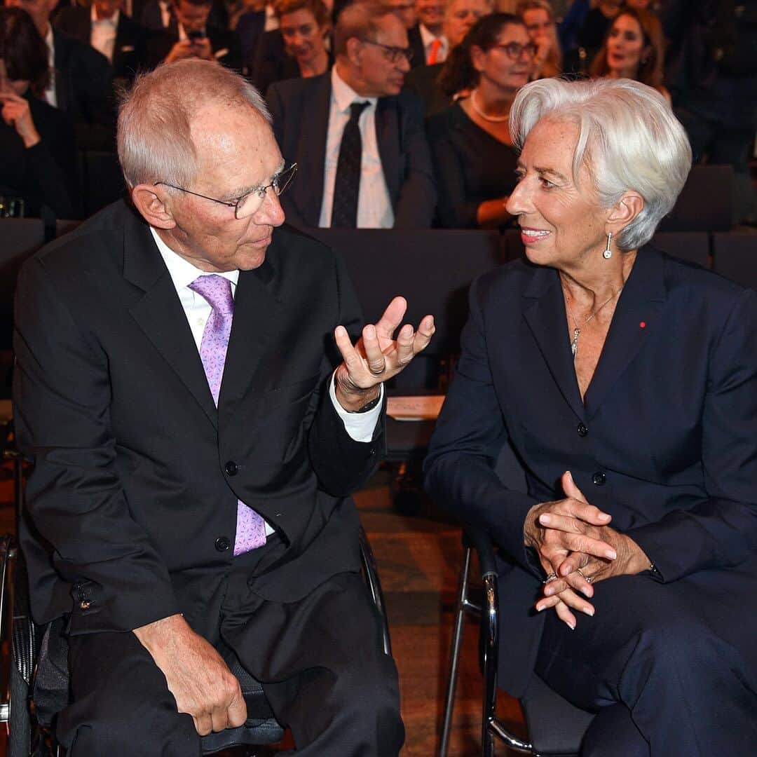 クリスティーヌ・ラガルドのインスタグラム：「When I think of the late Wolfgang Schäuble, the first image I see is him sitting across from me at the table of the French cabinet in the Elysée Palace, the first German finance minister to participate in such a meeting.  I see him sitting at the negotiating table in Brussels, at one of our many meetings that ran long into the night.  I hear the straight talker who never shied away from difficult decisions.  I remember the dedicated public servant, a master of diplomacy with the intellectual ability to understand opposing viewpoints.  I see a natural statesman with the courage to stand by his convictions as well as the pragmatism to recognise the world as it is.  And I see a man of loyalty and kindness.  His success did not come through a forceful personality, but from understanding how to find common ground with others.  In today’s challenging environment of extreme views, his statesmanship and his philosophy of staying true to yourself and to your democratic institutions would have been welcomed.  I will miss you, my dear friend.」