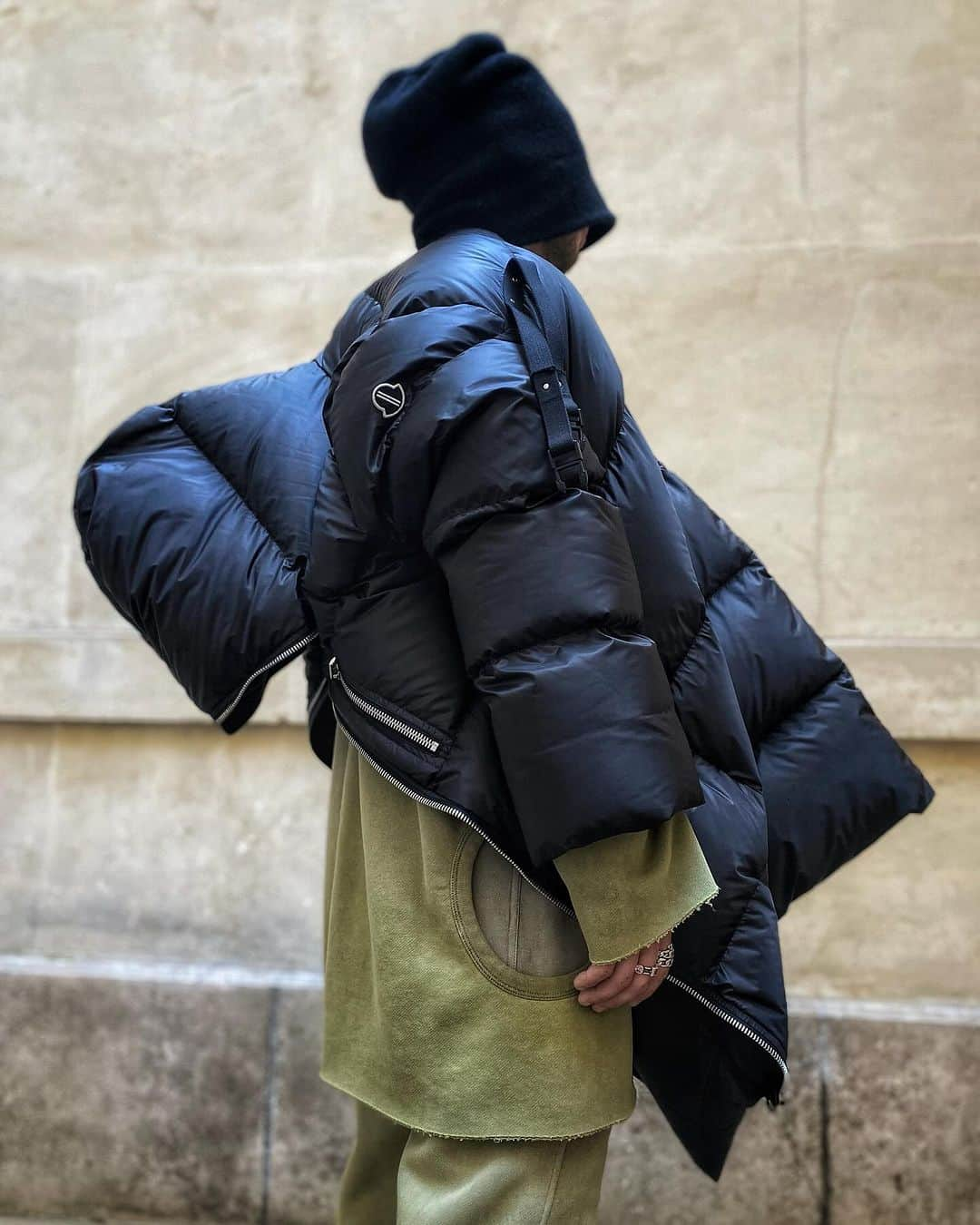 レクレルールさんのインスタグラム写真 - (レクレルールInstagram)「At LECLAIREUR, don’t miss out on the @RickOwensOnline x @Moncler latest collaboration remaining pieces.  Available at :  LECLAIREUR Boissy D’Anglas www.leclaireur.com  #LECLAIREUR #RickOwens #Moncler」1月5日 2時36分 - leclaireur