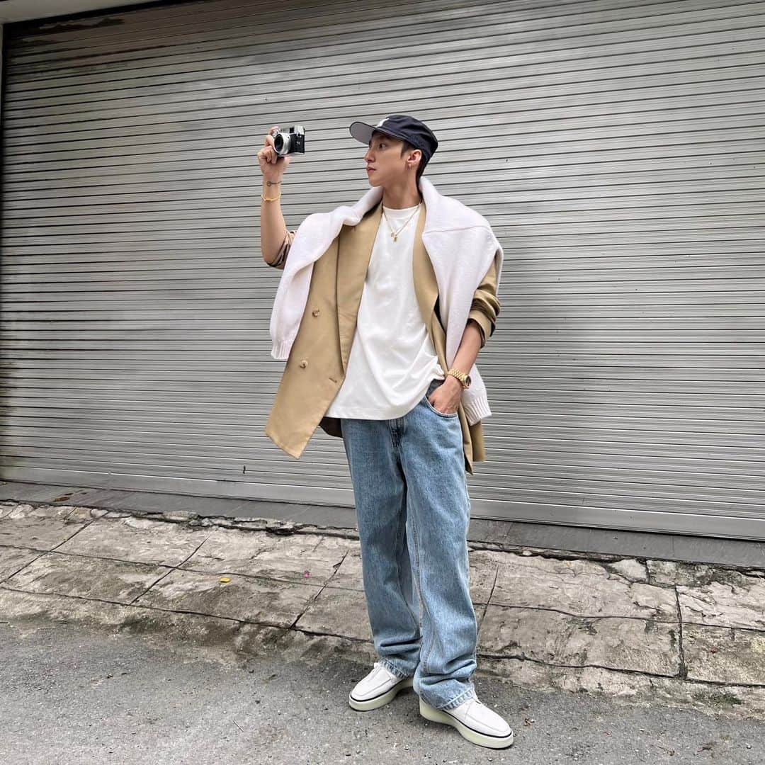 ソン・トゥンM-TPのインスタグラム：「1.2.3 cười ha ha lên xem nàoooo !!!  🌻」
